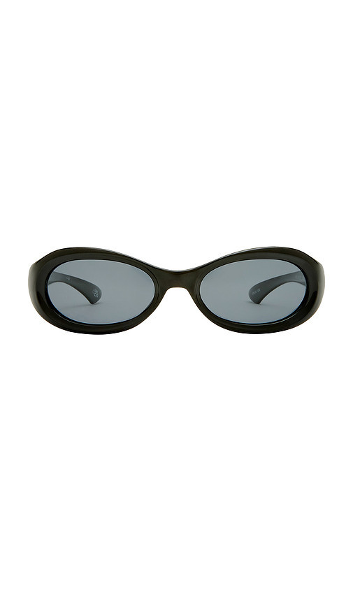 Le Specs Nightcrawler Sunglasses in Black. | Revolve Clothing (Global)