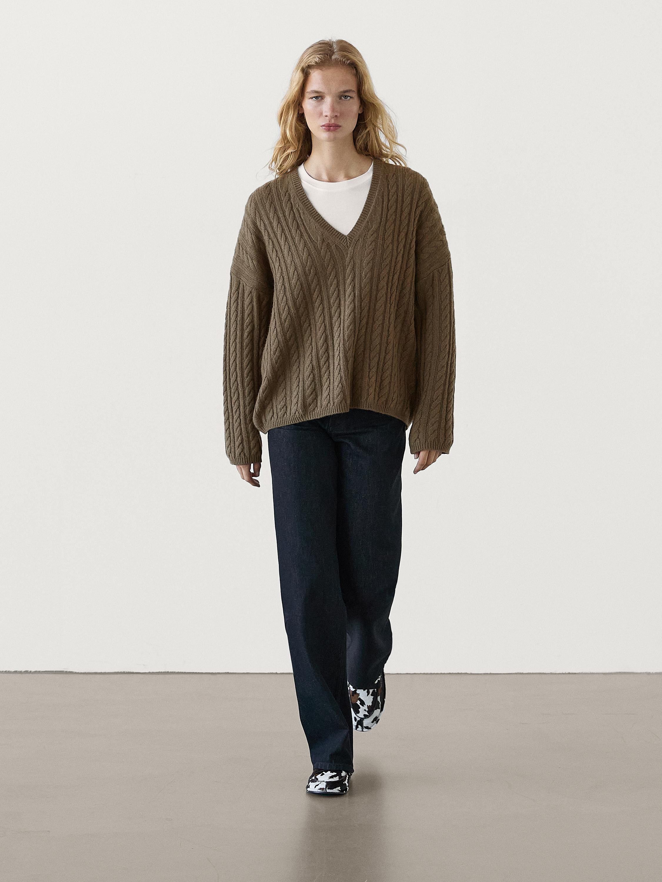Cable-knit V-neck sweater | Massimo Dutti US