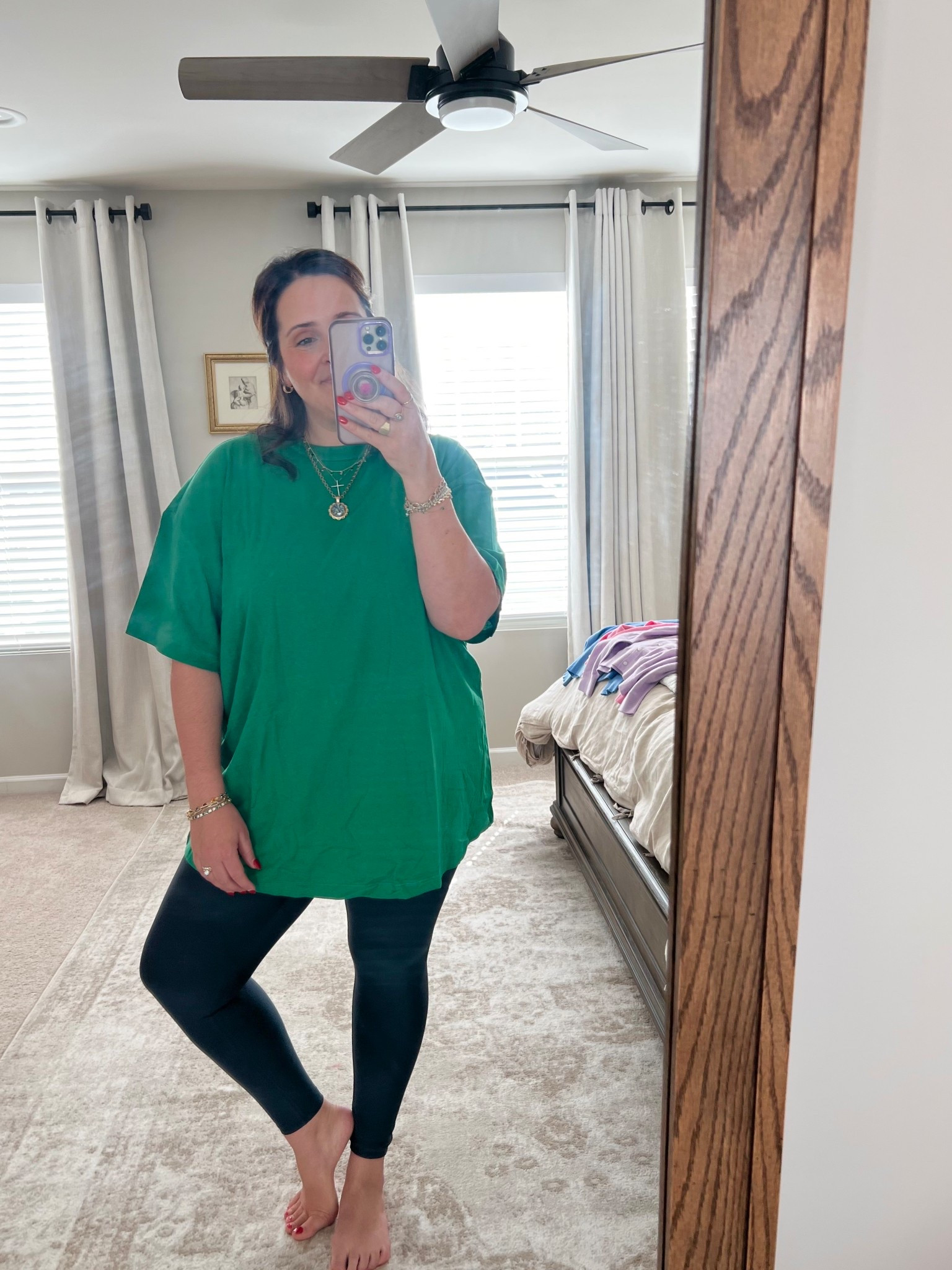 What I wear on the daily. These Old Navy leggings & these Old Navy tees! My mom uniform! 