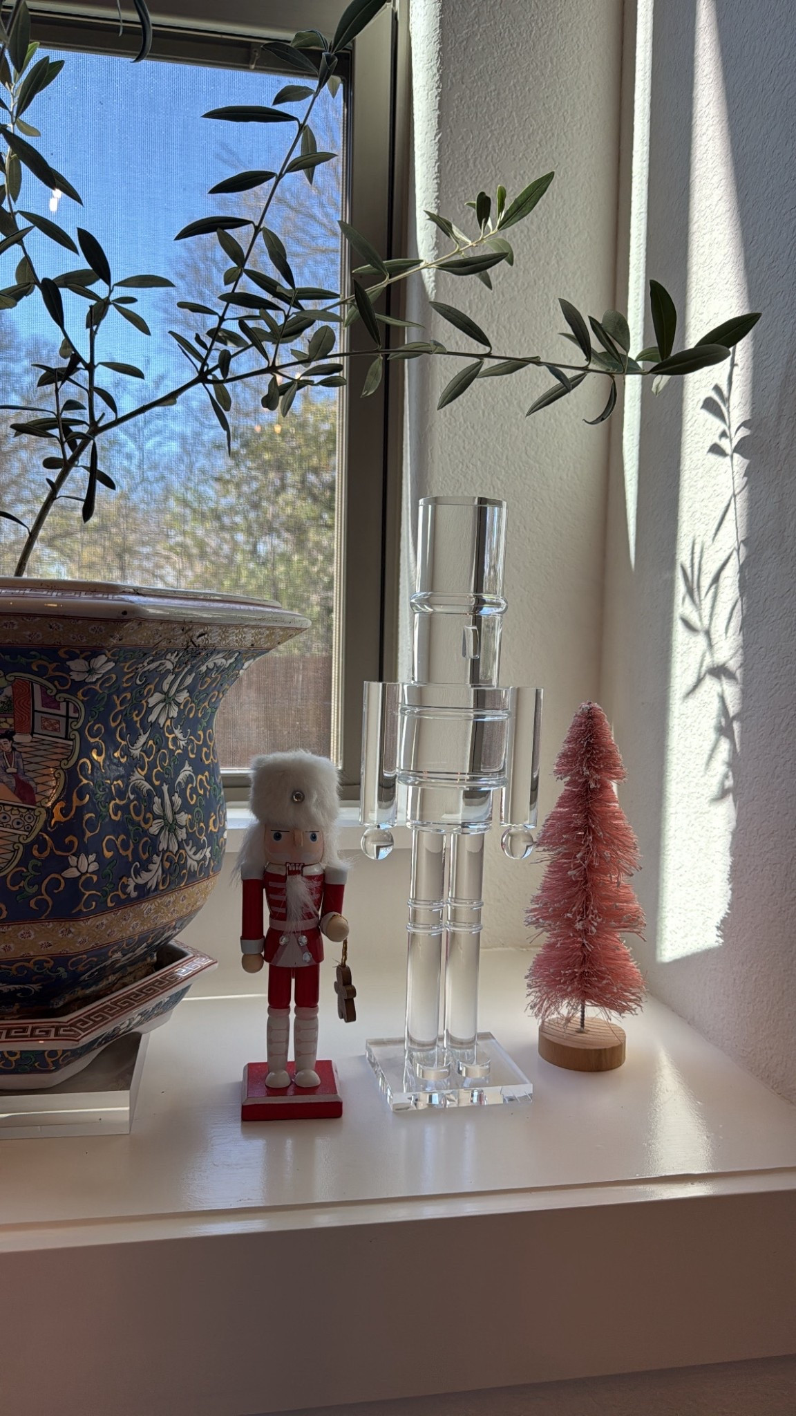 This acrylic nutcracker comes in a smaller size and in a blue/black from Walmart and I’ve been dying to put him out!!

#LTKHoliday #LTKCyberWeek #LTKHome