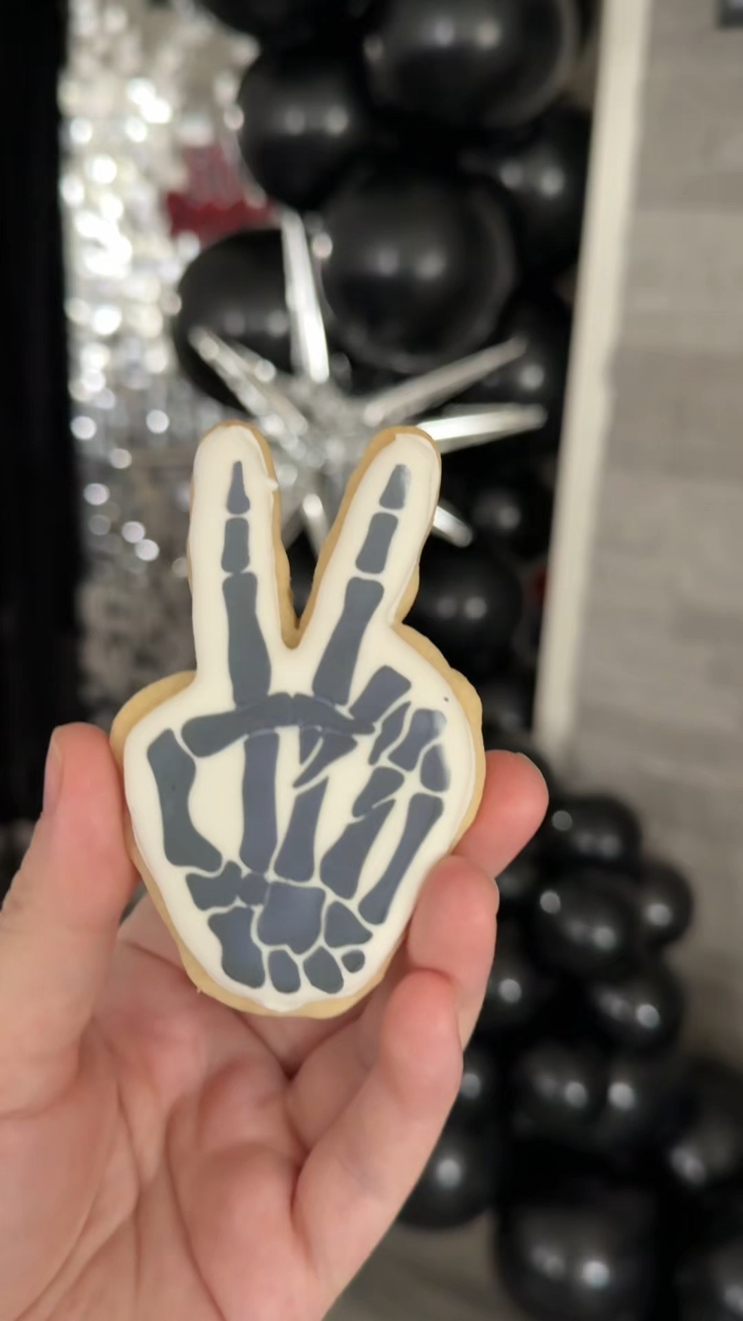 Skeleton sugar cookies ✨💀
Perfect for a rock n roll party or Halloween! 

#EtsyFinds #CookieCutter #Cookier #CookieMustHaves #SpookySeason #SkeletonCookie

#LTKHalloween #LTKHoliday #LTKSeasonal