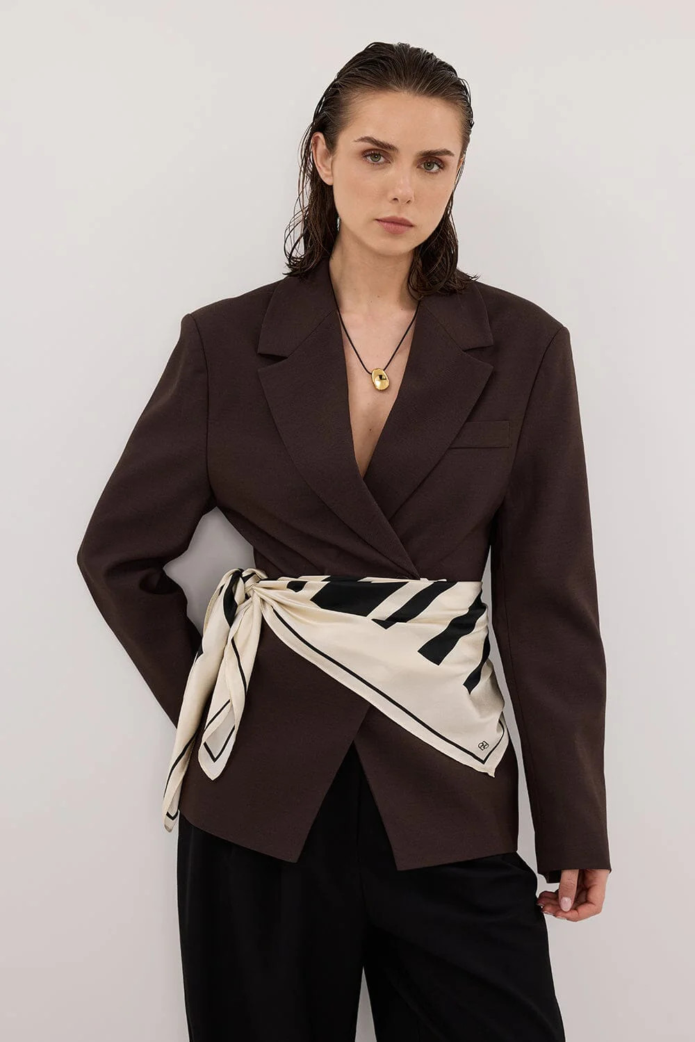 SURI ESPRESSO CINCHED BLAZER | DISSH