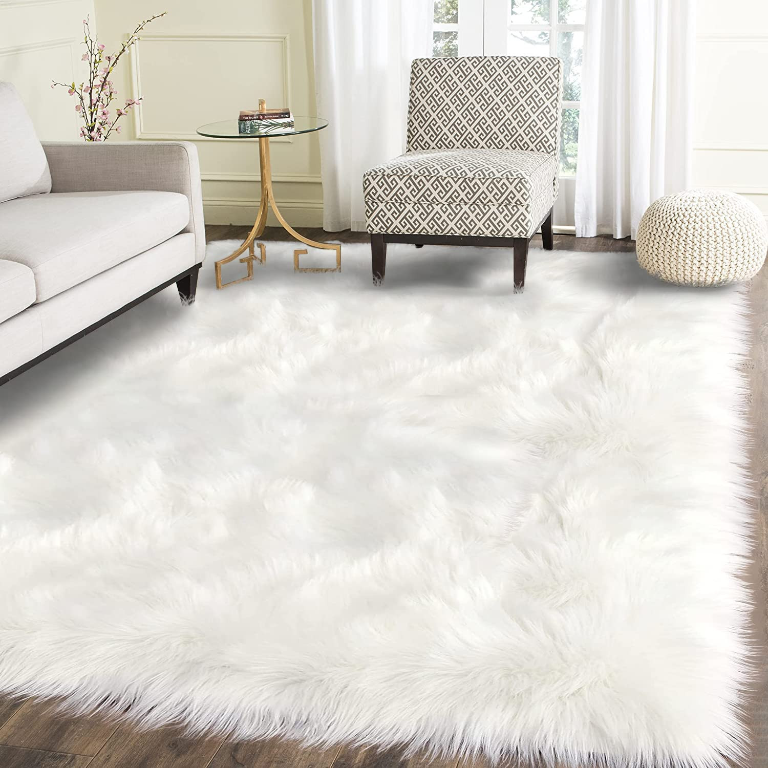 Latepis White Faux Fur Sheepskin Rug 4x6 for Living Room, Fuzzy Rugs Fluffy Washable Rug for Bedr... | Amazon (US)