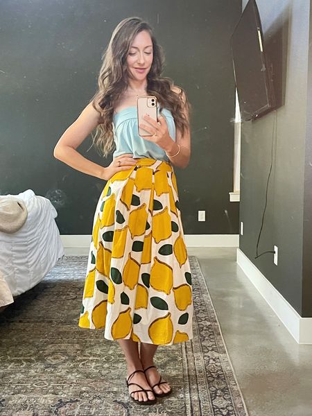 I love (and own wayyy too many) skirts, and my favorite place to buy them is Chicwish. How summer-y and fun is this lemon skirt? 

#midiskirt #summeroutfit 
#lemons #summerfashion