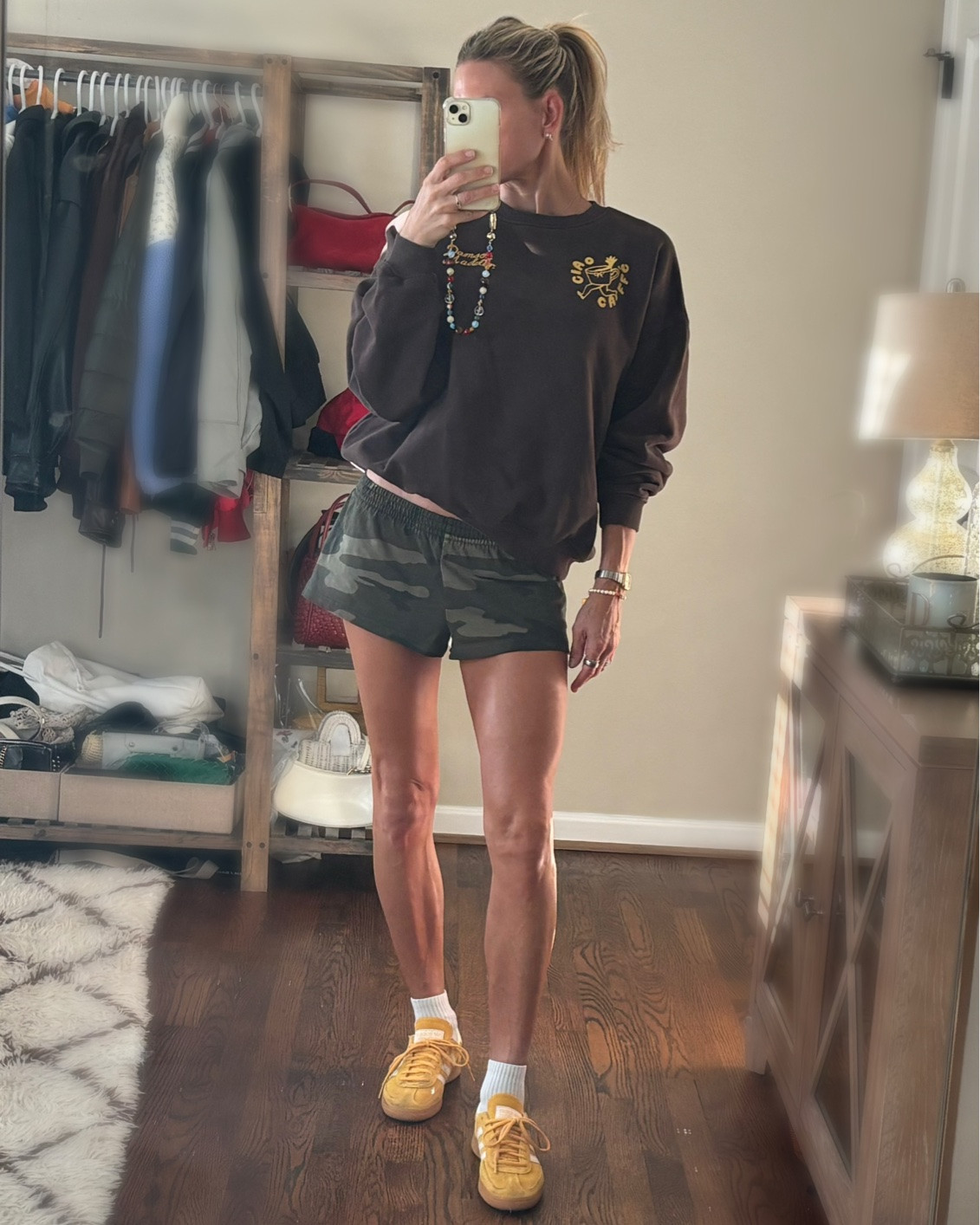 I’m loving these @Aritzia camp shorts! So many ways to style…add red or yellow for a little extra “interest” to the outfit!