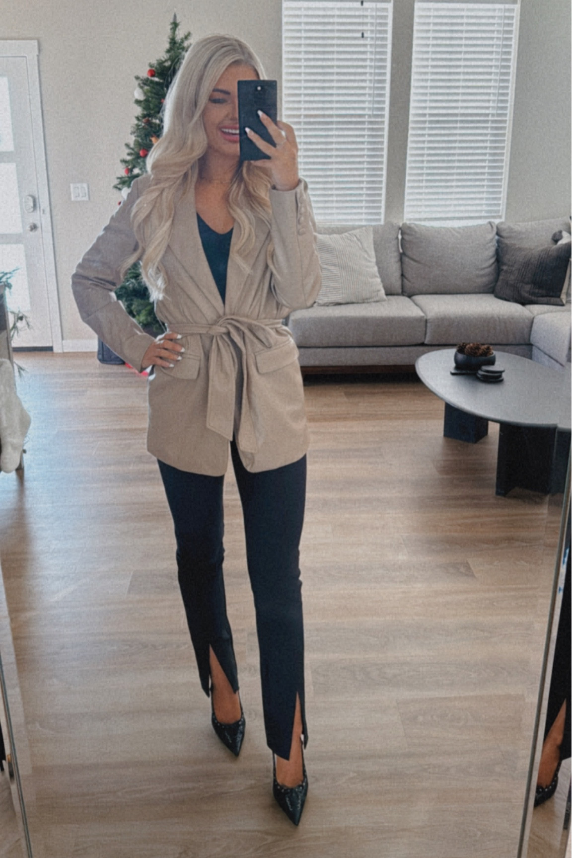 It’s the little details in the pants for me 💖


#LTKparties #LTKstyletip #LTKworkwear