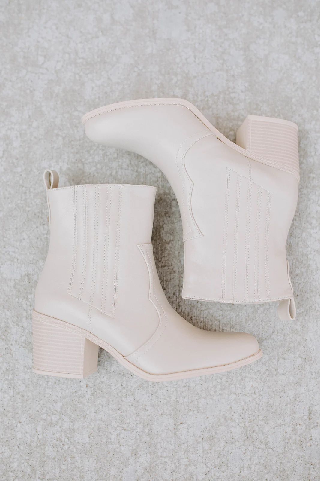 U See Smooth Booties- Dirty Laundry | The Rowe Boutique