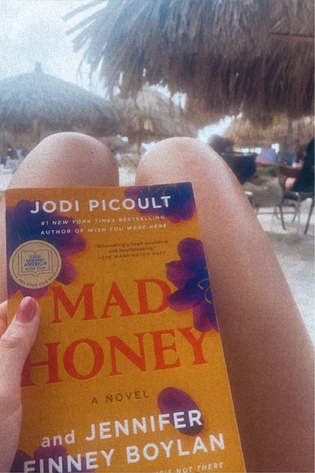 Loved this book🥹🫶🏽

#jodipicoult #book #reading #novel #bookclub #vacation #vacationread

#LTKtravel #LTKhome #LTKSeasonal