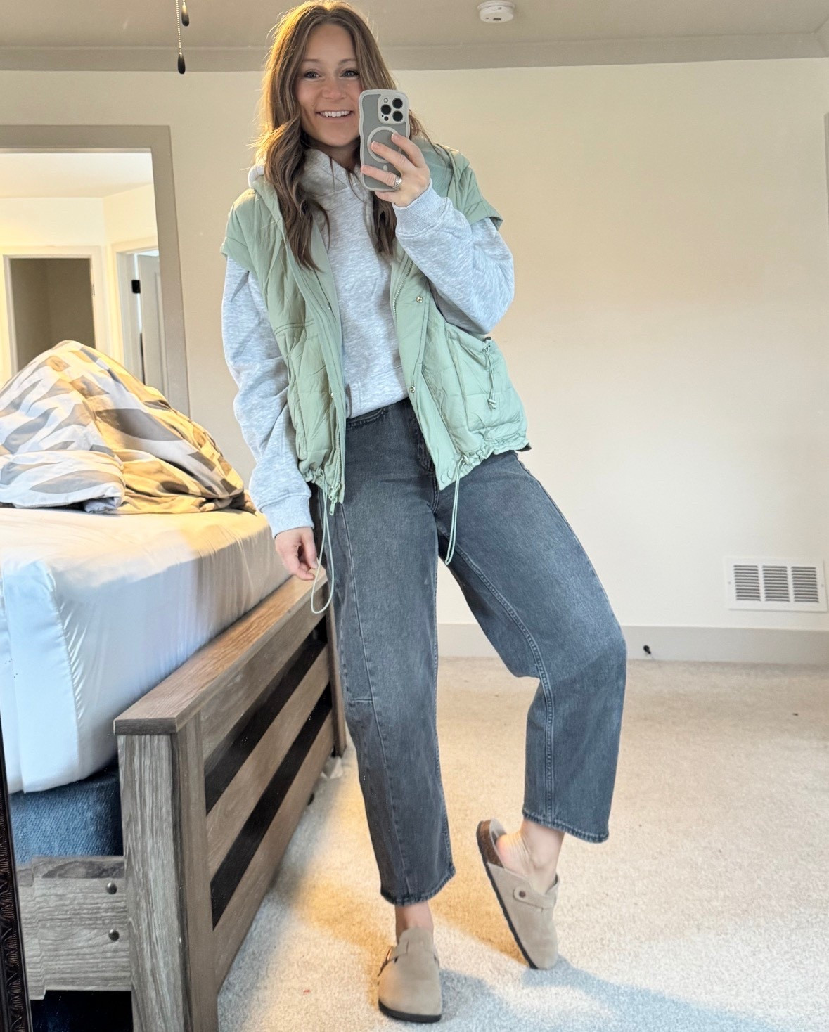 Found the cutest cap sleeve vest from Amazon! The sweatshirt is also probably one of my faves! So cozy! I sized up to a medium in both for an oversized feel!

#LTKootd