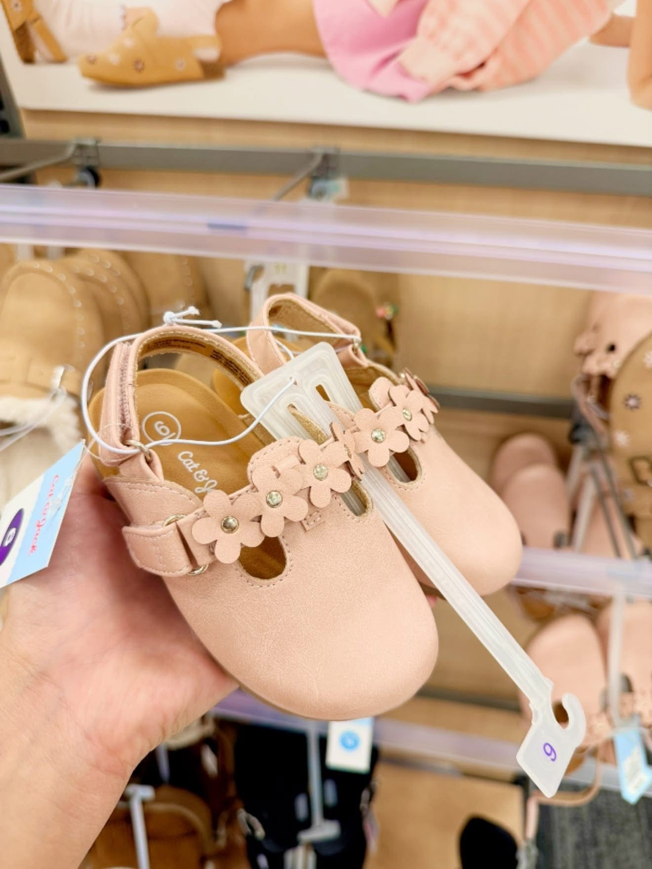 How cute are these little girl shoes 🥹🌸 #girlmom #babygirl #shoes #newfinds

#LTKKids