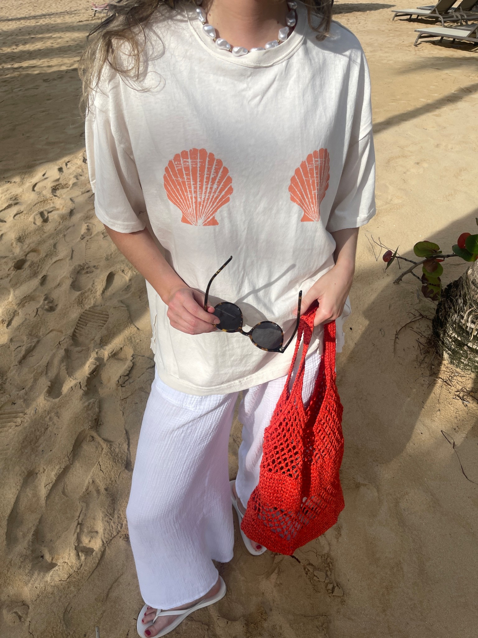 vacation outfit!

tee: xs, runs super big
pants: old aerie, but linked some similar ones from abercrombie 
bag: old h&m, but linked something similar 

#LTKStyleTip #LTKSwim #LTKSeasonal