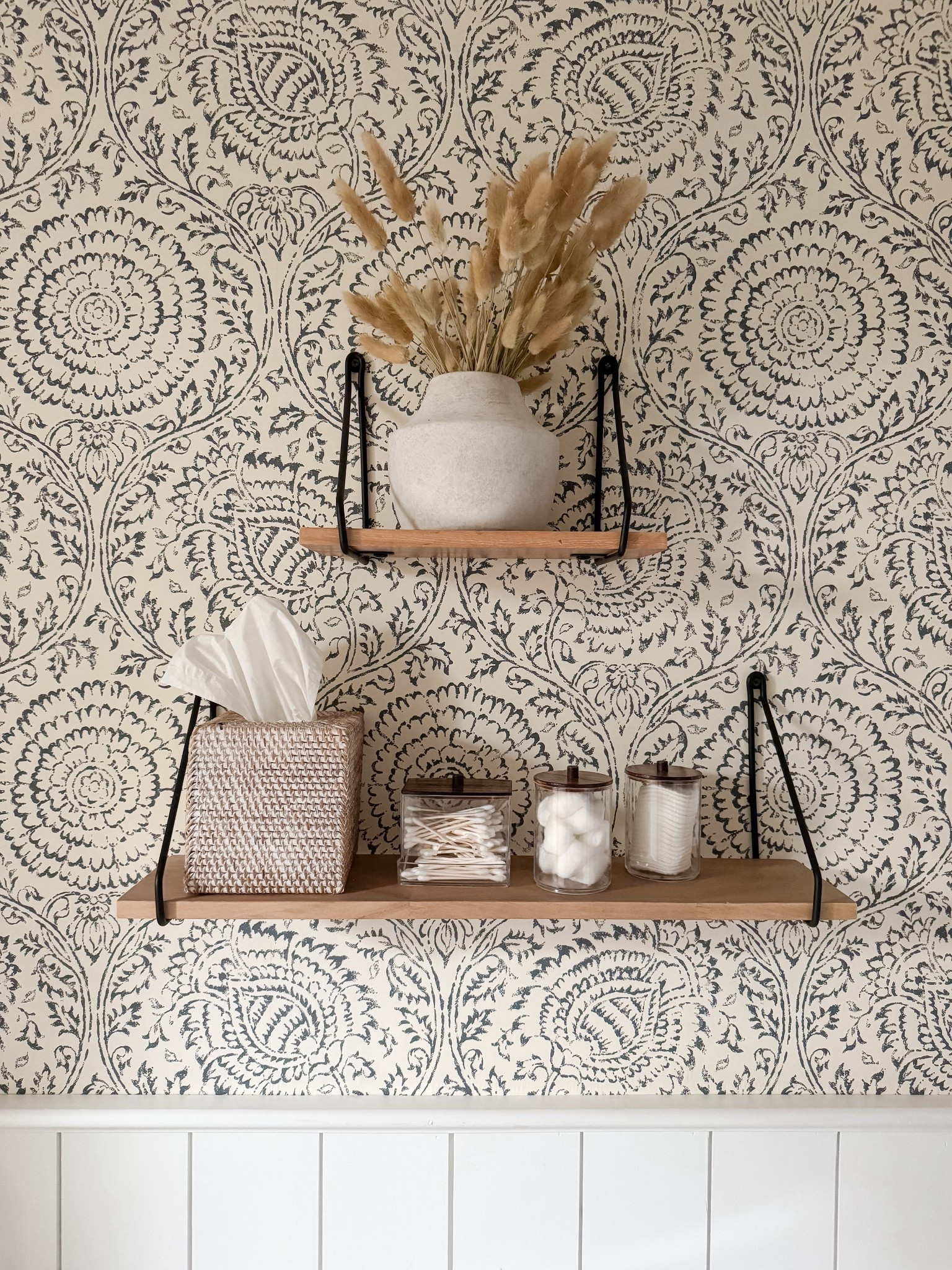 Coastal Bathroom

white tile bath, white shower curtain, wood shelves, shelves in bathroom, tava tissue holder, glass vase, brown bath mat, sherri calnan home 

 

#LTKFindsUnder50 #LTKSaleAlert #LTKHome