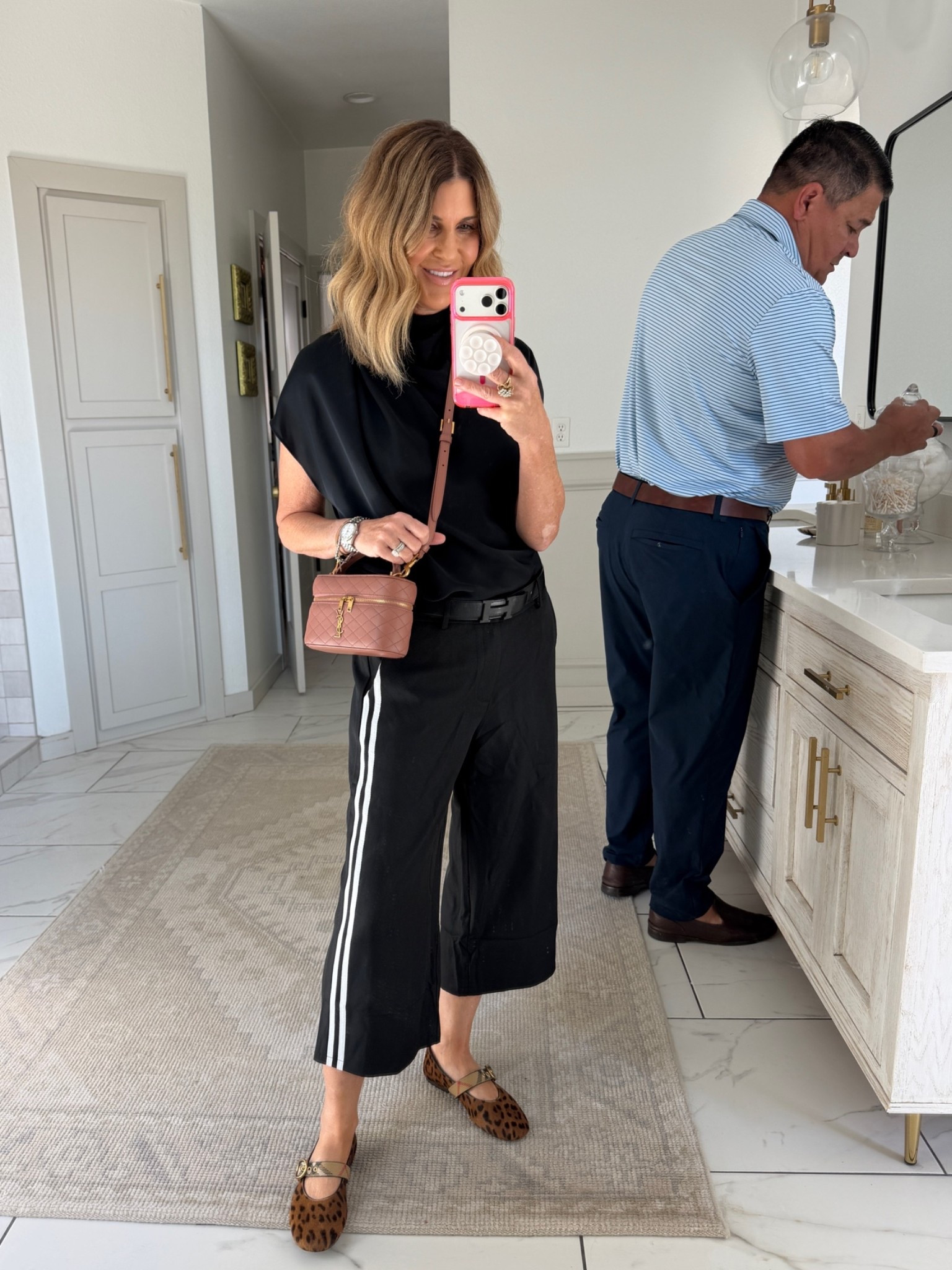 Pants run big. Consider sizing down. I’m in a small but an xs would fit better