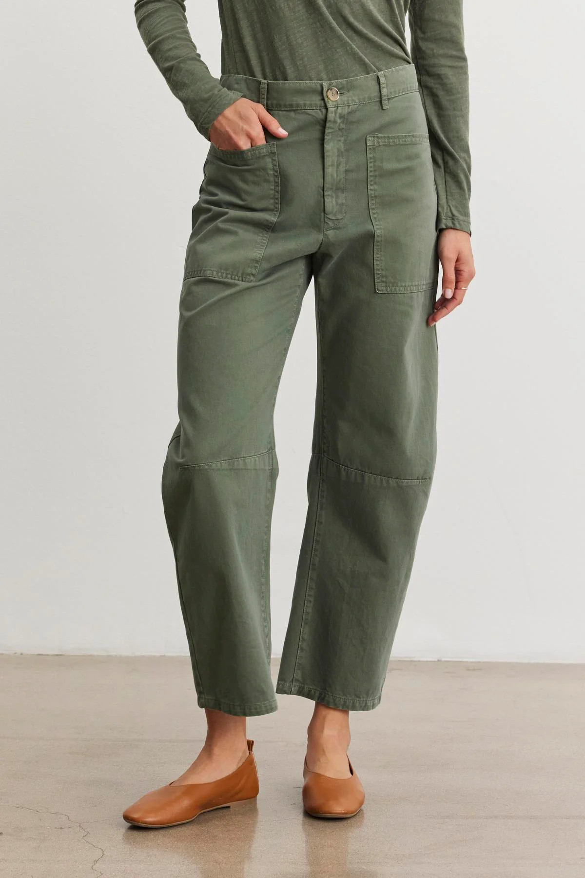 BRYLIE COTTON SANDED TWILL UTILITY BARREL PANT | Velvet by Graham & Spencer