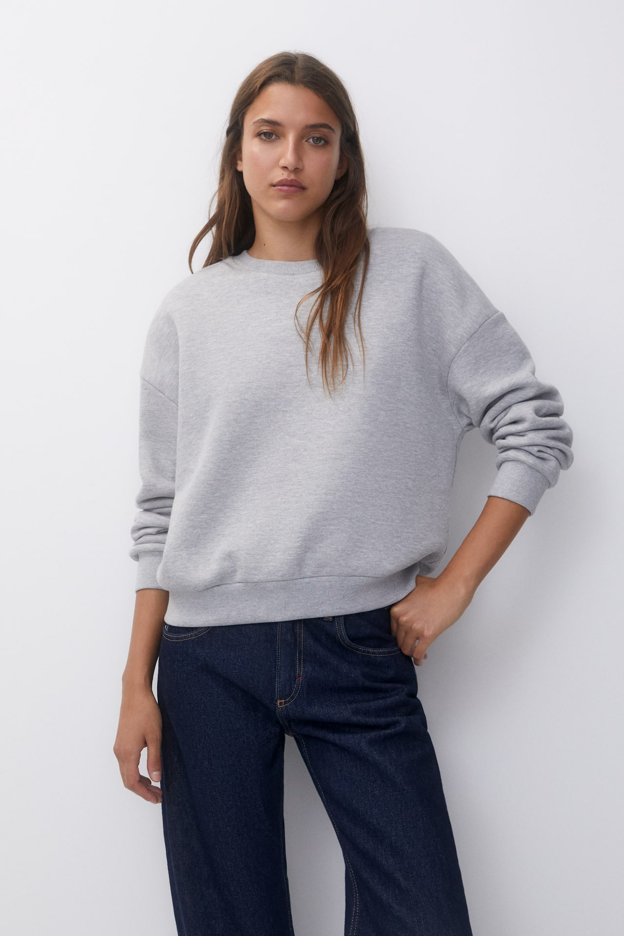 Basic round neck sweatshirt | PULL and BEAR UK