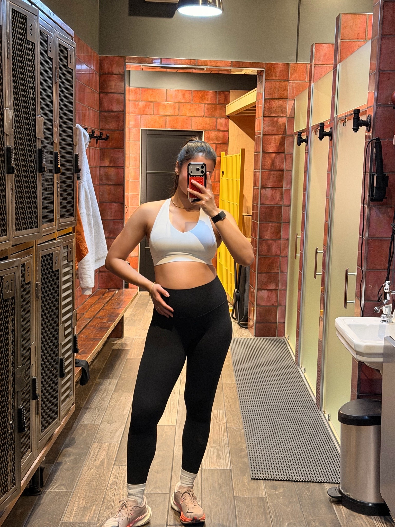 Go to gym gear in pregnancy

#LTKuk #LTKfitness