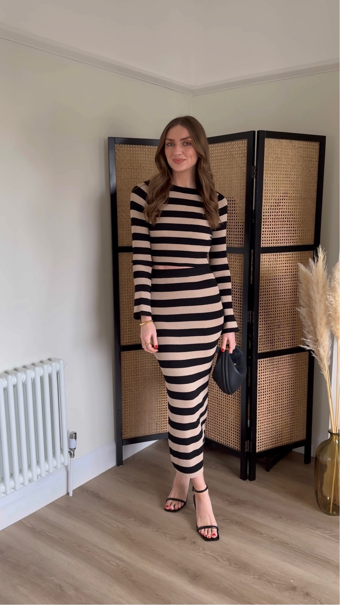 Evening/going out outfit ideas

Wearing…

A size 10 in the New Look Black Stripe Ribbed Knit Flared Sleeve Crop Jumper

And a tie 8 New Look Brown Stripe Ribbed Knit High Waist Midaxi Skirt
Both true to size

I’m 5ft 6

Black barely there heels

Songmont Luna black bag


Evening outfit
Going out outfit
Brunch outfit 
Co-ord styling 


#LTKSeasonal #LTKeurope