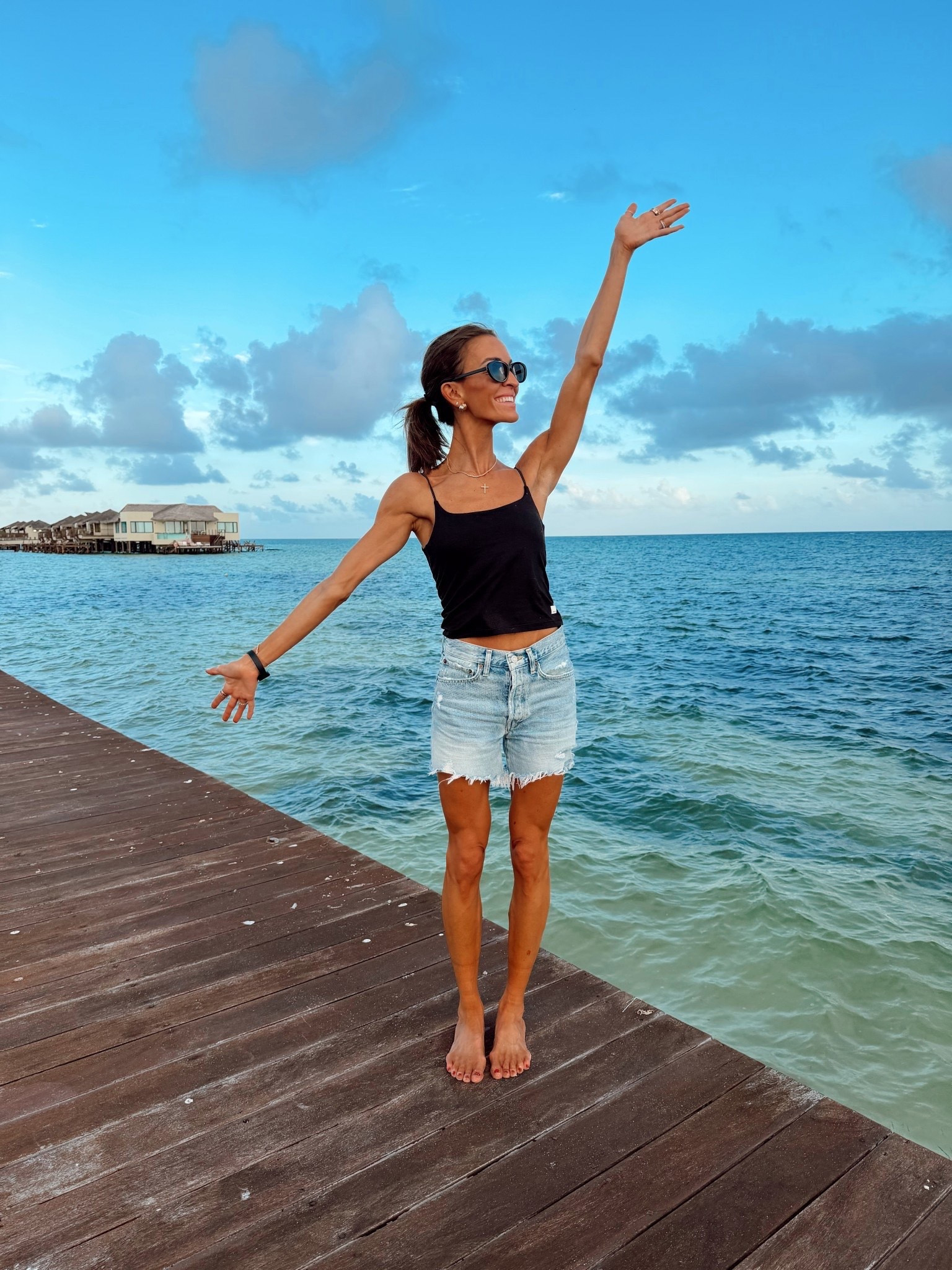 Simple summer outfit with some of the best denim shorts ever! 💗 Have had mine for YEARS and they hold up so well! 🙌🏼

Denim shorts
Summer outfit 
Summer style 
Vacation outfit 
Beach outfit

#LTKootd