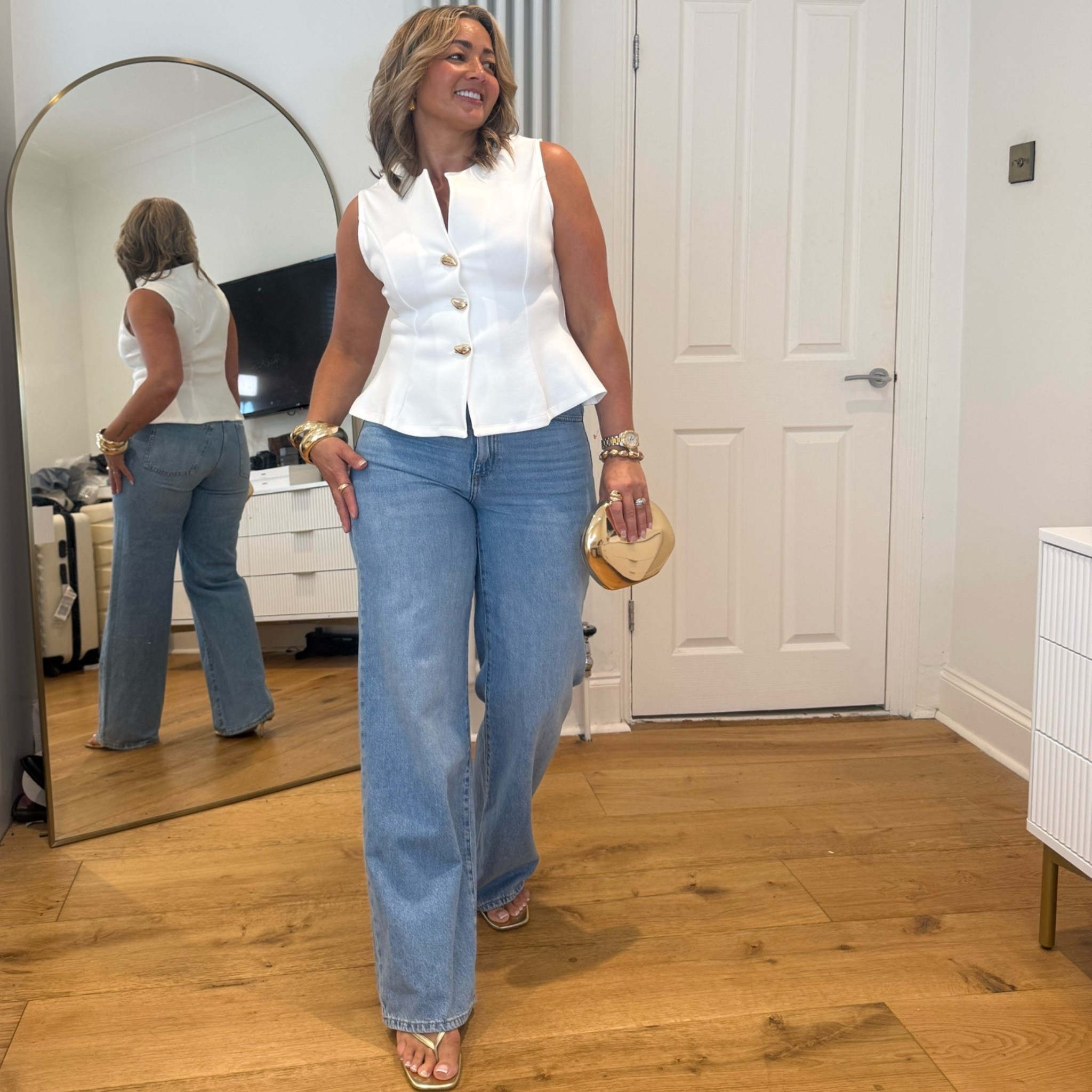 Jeans and a nice top ✨

These stunning wide-leg jeans paired with a white peplum waistcoat create the perfect effortlessly chic look. Timeless, flattering, and ideal for any occasion. 🤍


Jeans and a nice top

#LTKmidsize #LTKjeans #LTKdatenight