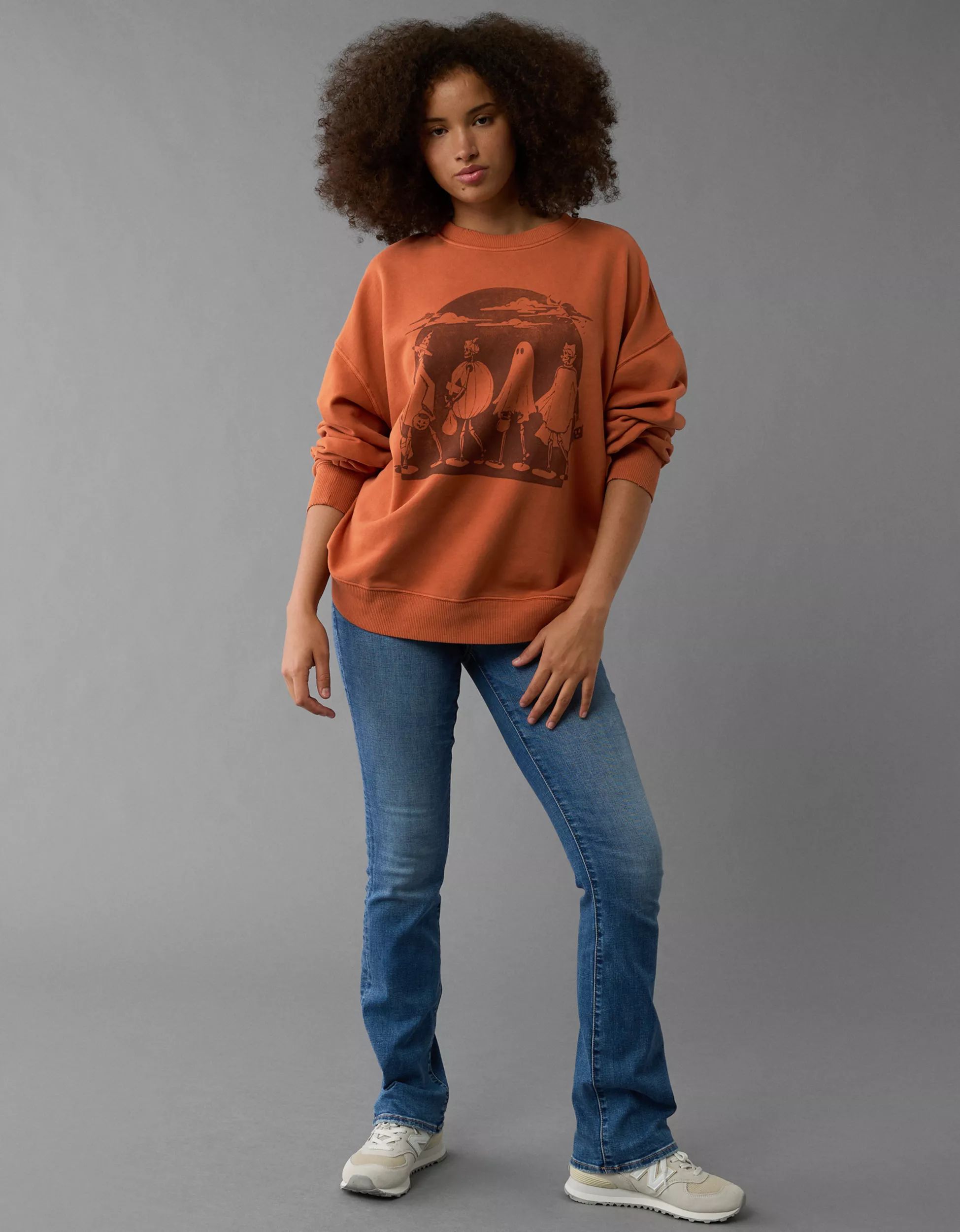 AE Halloween Oversized Graphic Crew Neck Sweatshirt | American Eagle Outfitters (US & CA)