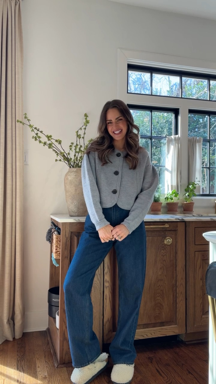 VLOG: Plate Wall Saga ✨
Sweater - small
Jeans - 25R

#LTKvlog #LTKootd