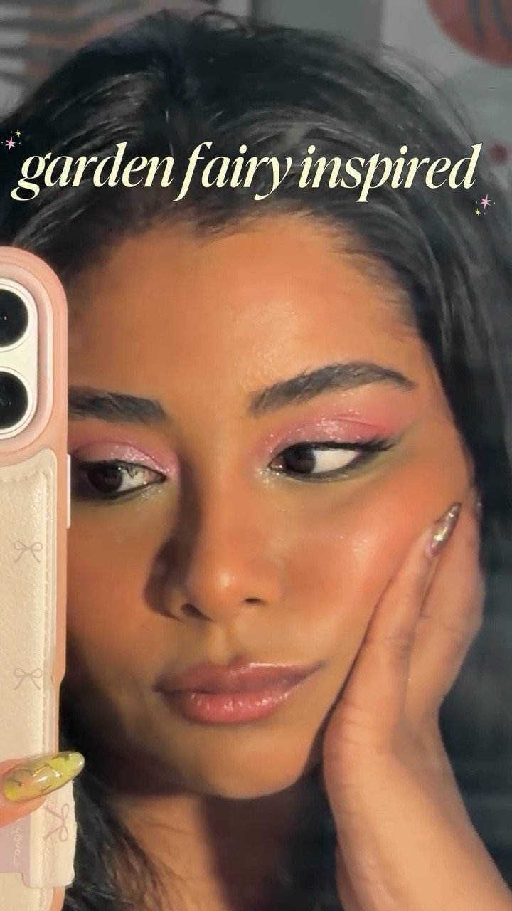 Really feeling greens and pinks lately🧚‍♀️using @morphebrushes Aurascape Palette, @nyxcosmetics_canada Ultimate Brights Palette & @anastasiabeverlyhills Sugar palette for the sparkles

#eyemakeup #eyemakeuptutorial #brownskin #fairymakeup #makeupinspo

#LTKcanada #LTKbeauty