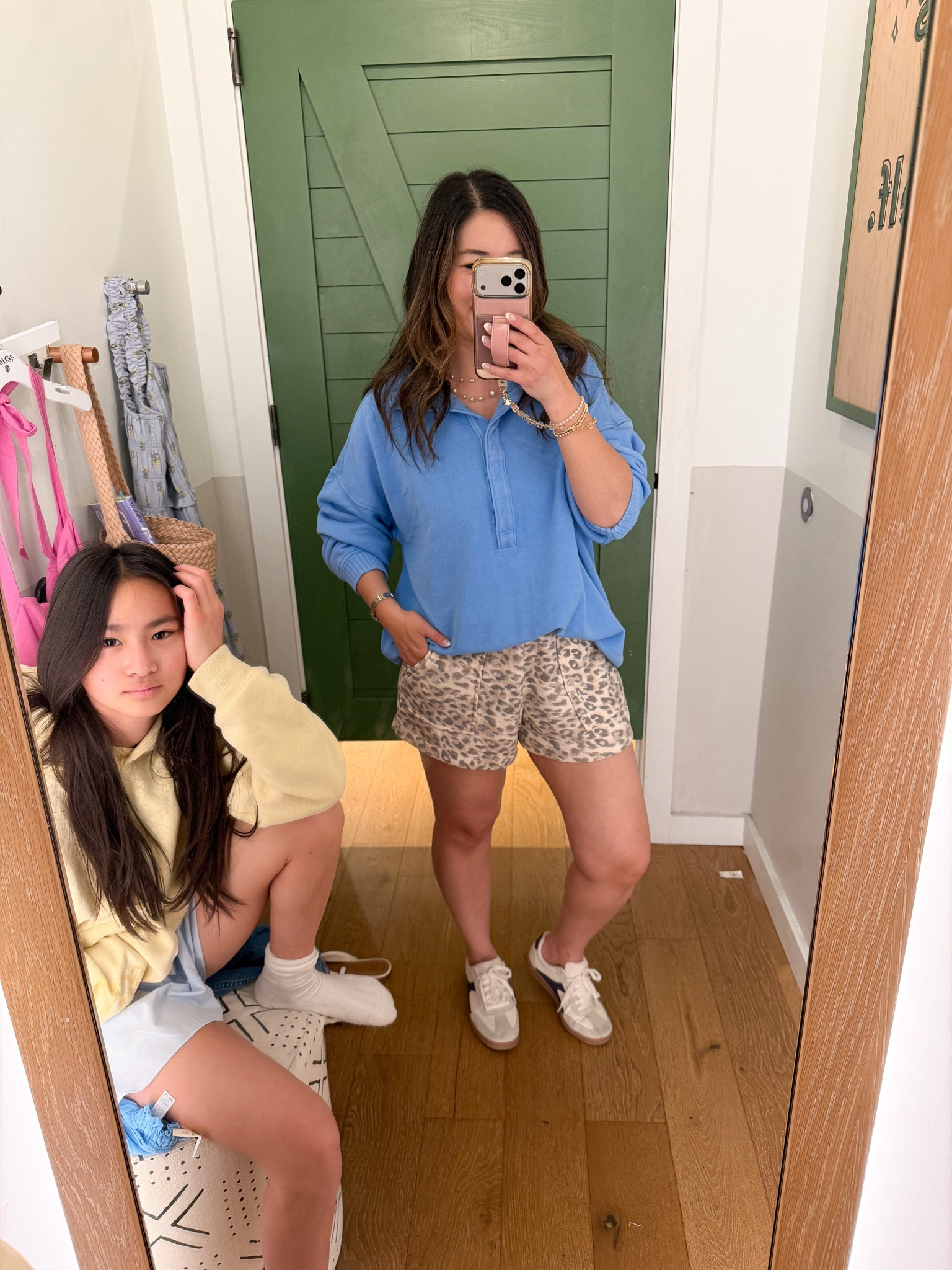 Aerie sweatshirt // leopard shorts // tween fashion 

Medium in sweatshirt 
Small in shorts 

#LTKootd #LTKPetite