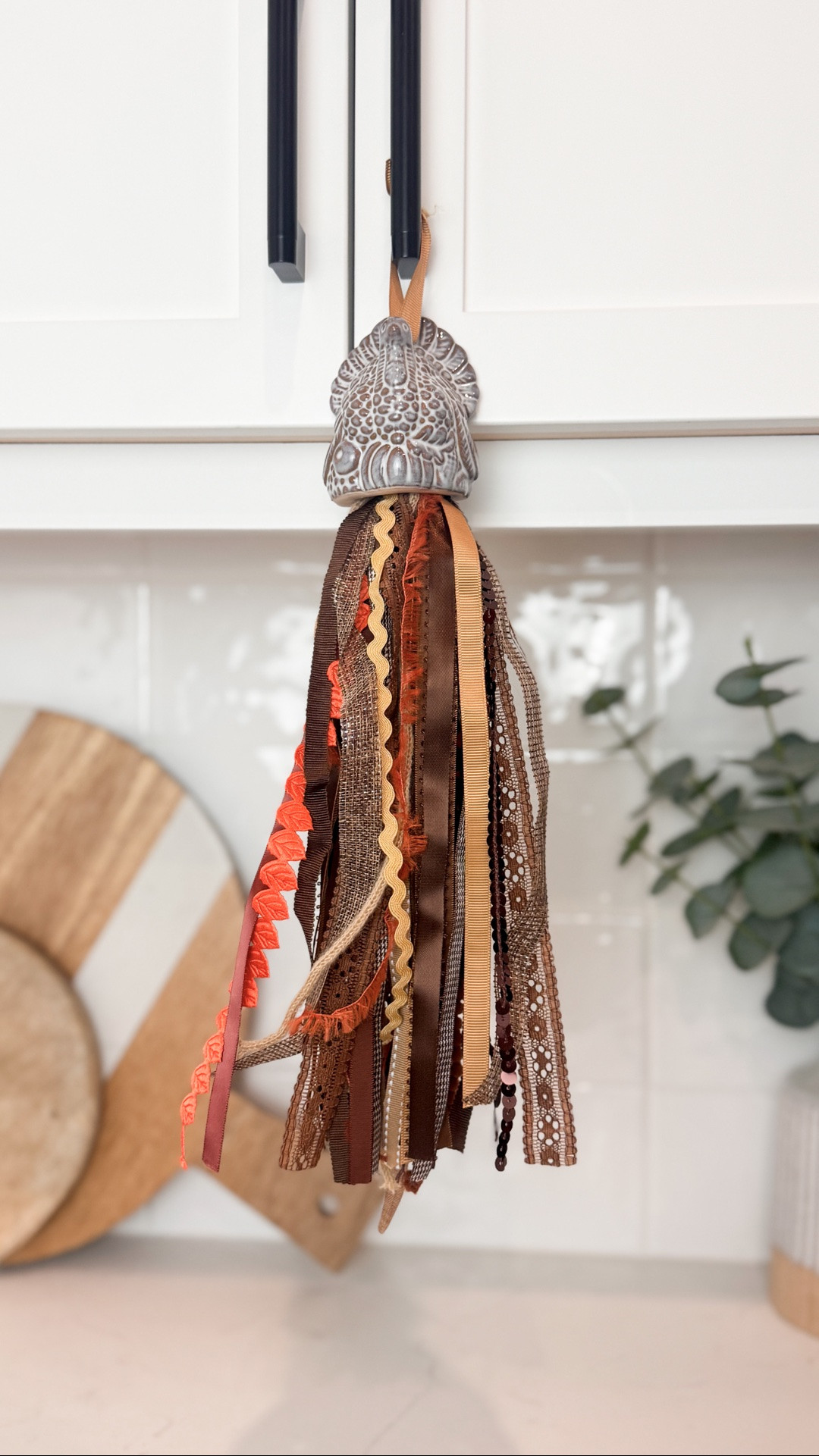 Obsessed with how this shaker tassel turned out 🦃🍂
 
A turkey salt shaker, a fall trim bundle and some bakers twine — genuinely all you need. And here's the secret — the trim bundle from Michaels comes ready to go, all those gorgeous textures already bundled together.
 
Your Fall door just called! 🦃

#LTKSeasonal #LTKHome #LTKmomlife