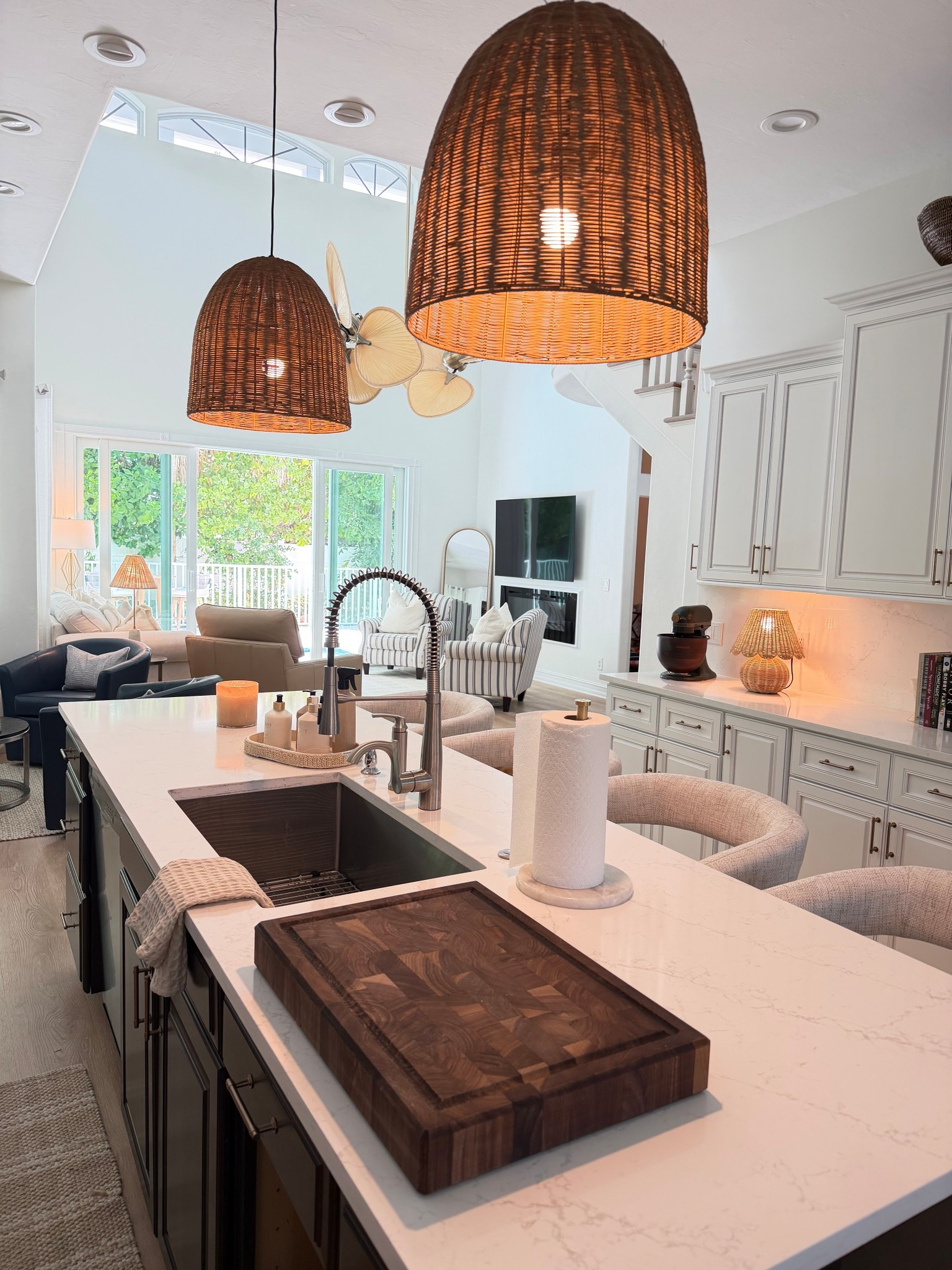 Naples Rental Refresh!

A few small changes made a big difference! Here’s are some of my favs!