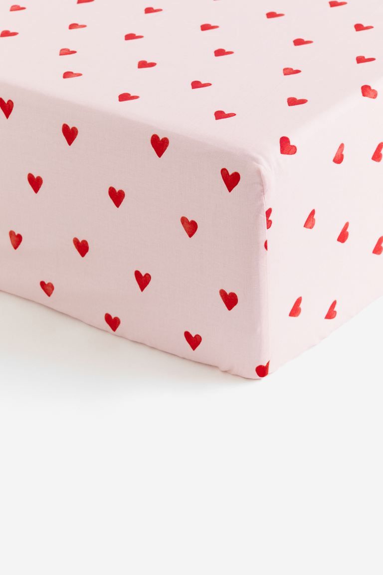 Patterned Cotton Fitted Sheet - Pink/hearts - Home All | H&M US | H&M (US + CA)