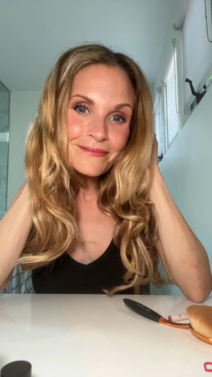 Girls’ night out makeup 💋
I truly love doin makeup south. It’s art, it’s self expression, it’s a mood boost. I love it. And there are so many brands making so many wonderful products. Here are some I’m loving right now for healthy glow and a touch o drama ❤️✨

#LTKVideo #LTKBeauty #LTKParties