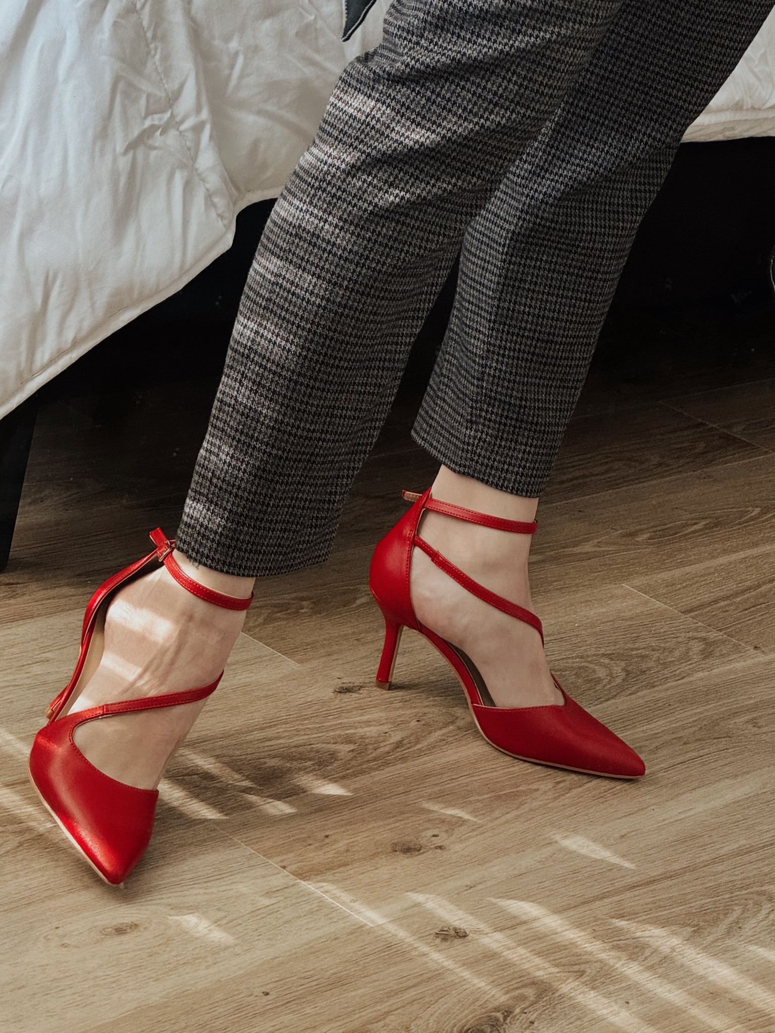 The only strappy red heel you’ll need ❤️
