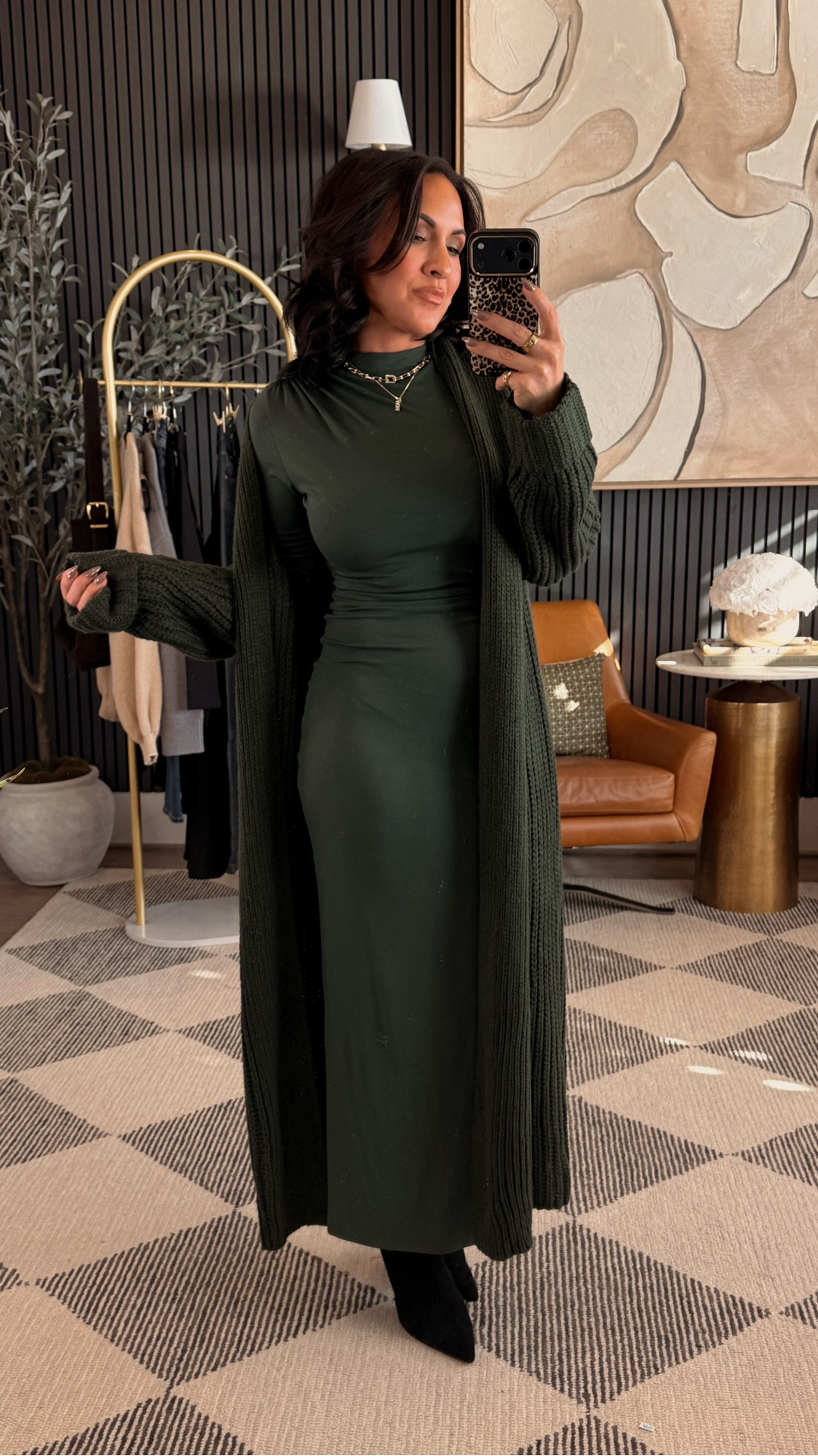 Okay girlies… this deep green moment is everything for the holidays 💚

The long cardigan, the fitted dress — it’s giving cozy, elegant, and effortless all at once.
Perfect for Thanksgiving, holiday photos, or any event where you want to look put together without trying too hard.

5’2” • 130 lbs • 25” waist • 34DD • wearing size Small
All Amazon + petite-friendly 🤝

#AmazonFashion #HolidayOutfitInspo #PetiteFashion #WomenOver40Style #CozyChic #AmazonFinds #affiliate