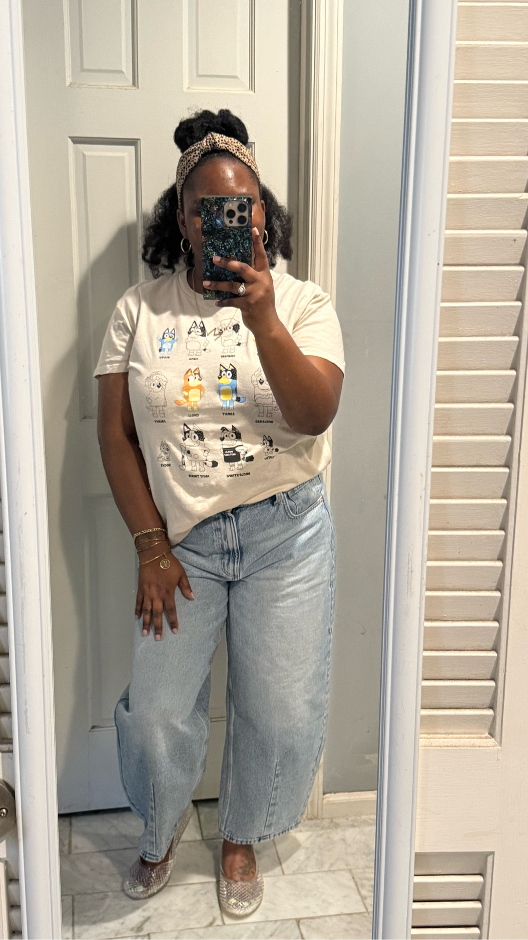 Get ready with me for a dress down day as a School Counselor! Wearing a Bluey Graphic Tee (size X-Large) & Barrel Jeans (size 12 regular) & Clear Jellies (size 8)

#LTKFindsUnder50 #LTKStyleTip #LTKSaleAlert
