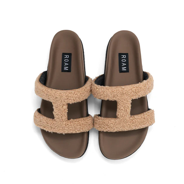 ROAM FUZZY CUFFS SANDAL BEIGE FAUX SHEARLING | ROAM