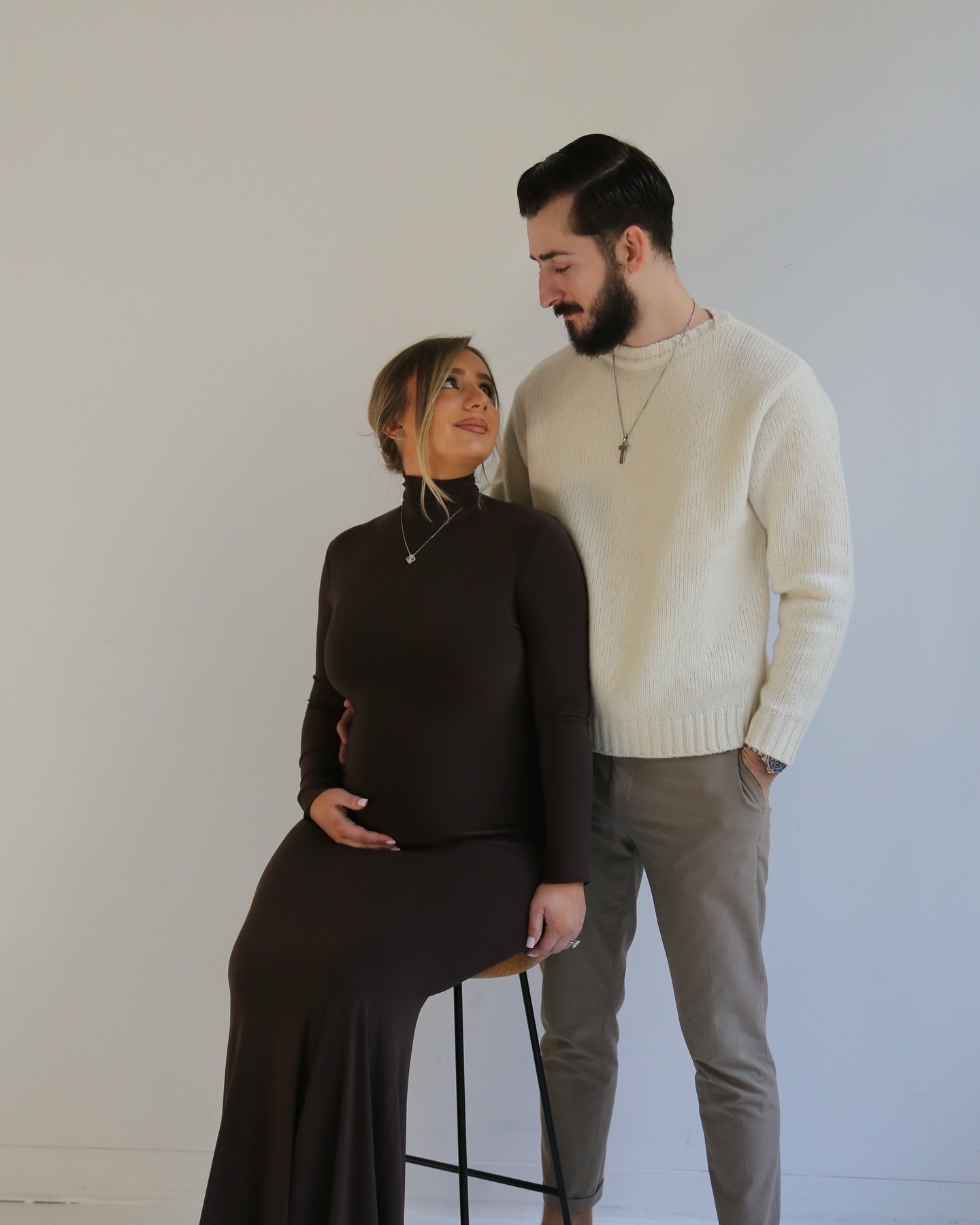 I’m wearing a size medium, dress is spandex.
Maternity dress
Revolve dress 
Brown dress


#LTKU