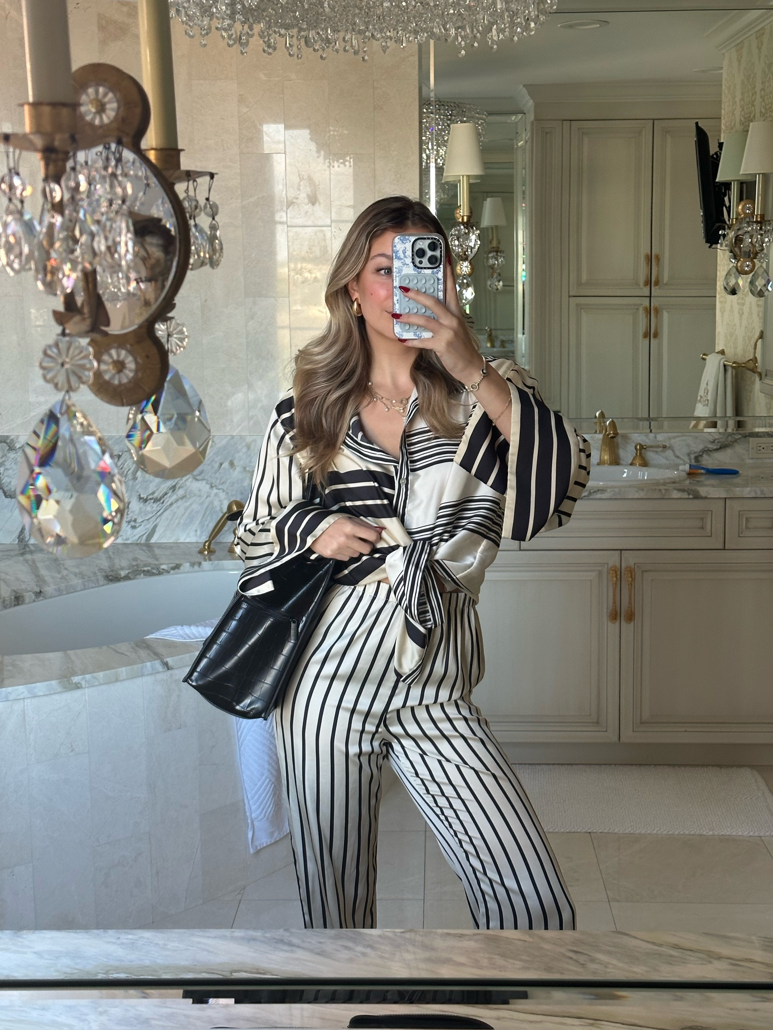 work outfit of the day!! nothing better than a matching set & this one is so comfy!🤍🖤

#LTKstyletip #LTKitbag #LTKworkwear