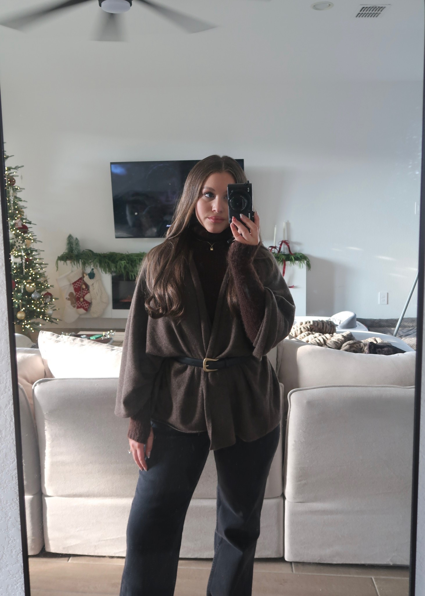 this cashmere wrap paired a belt>>>>🤤 i’m OBSESSED @onequince #QuincePartner 

#LTKootd #LTKgrwm #LTKHoliday