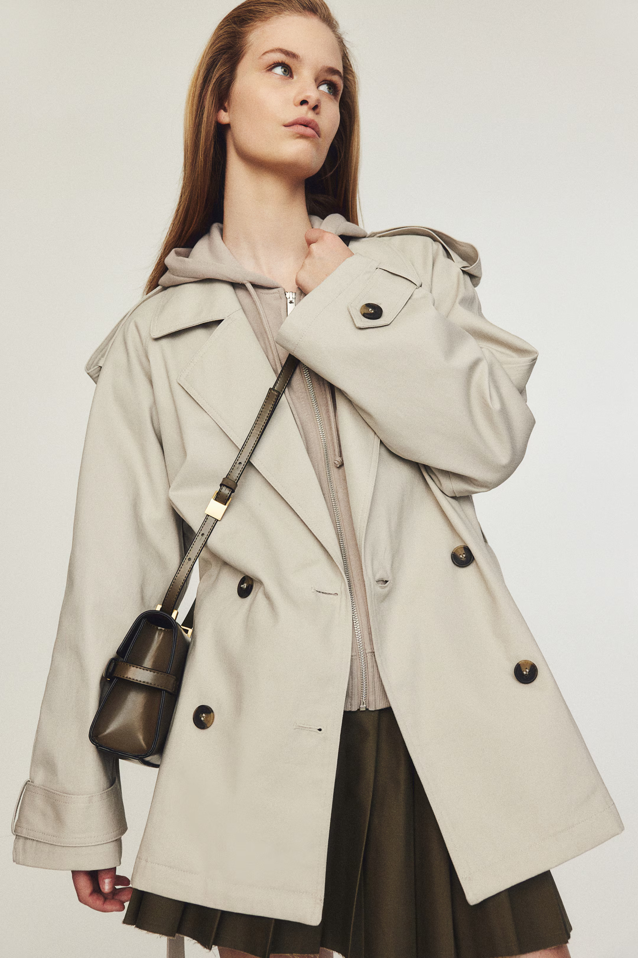 Short trench coat - Long sleeve - Short - Light greige - Ladies | H&M GB | H&M (UK, MY, IN, SG, PH, TW, HK)