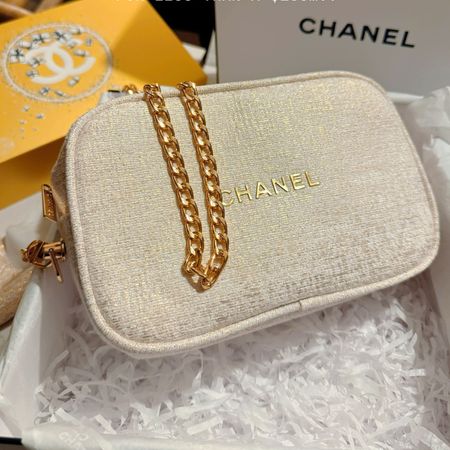 Chanel holiday bag set available ! 

Gift for her, gift idea, beauty set

#LTKSeasonal #LTKfindsunder100 #LTKHolidaySale