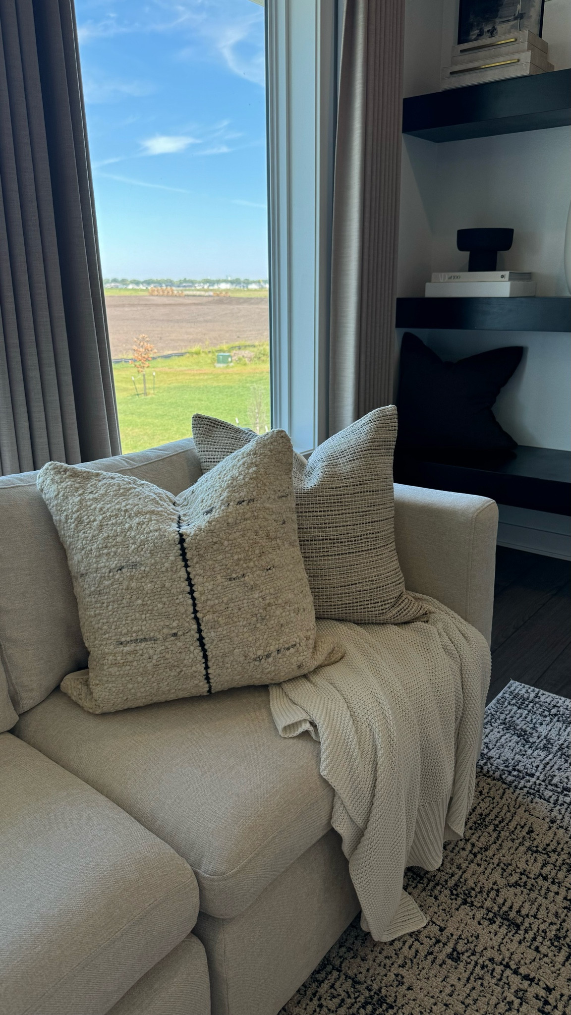 Modern pillow covers. Modern throw pillows. Neutral couch pillows. Modern home decor.

#LTKStyleTip #LTKFindsUnder50 #LTKHome