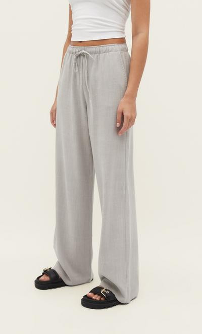 Lange, fließende Hose Stil mit Leinenanteil - Mode für Damen | Stradivarius Deutschland | Stradivarius DE