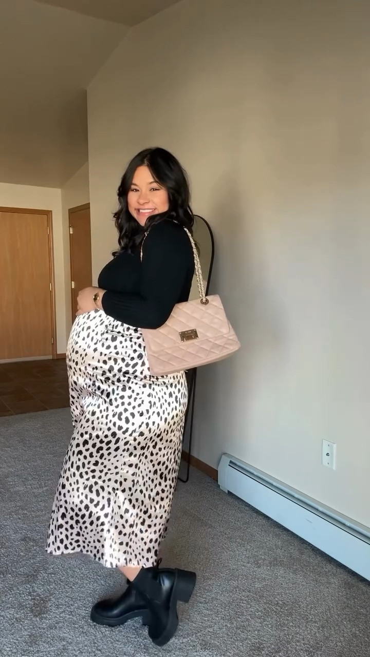 Esta falda es todo lo que está bieeen para sentirte cómoda y linda🐆🍂 Dato: el estampado de leopardo está muy en tendencia este otoño/invierno 2024!

✔️Comenta FALDA y te envío el link de este look a tu DM o ve a mi LTK SHOP en el enlace de mi bio🫶🏻

#inspofashion #outfitinspo #fallfashion #fallstyle #pregnancyfashion #maternityfashion #maternitystyle #outfitideas