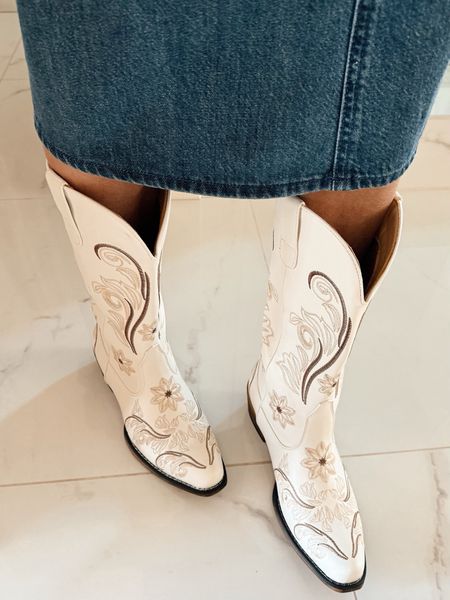 Amazon cowboy boots under $65,
Love the print 

#LTKStyleTip #LTKShoeCrush #LTKFindsUnder100