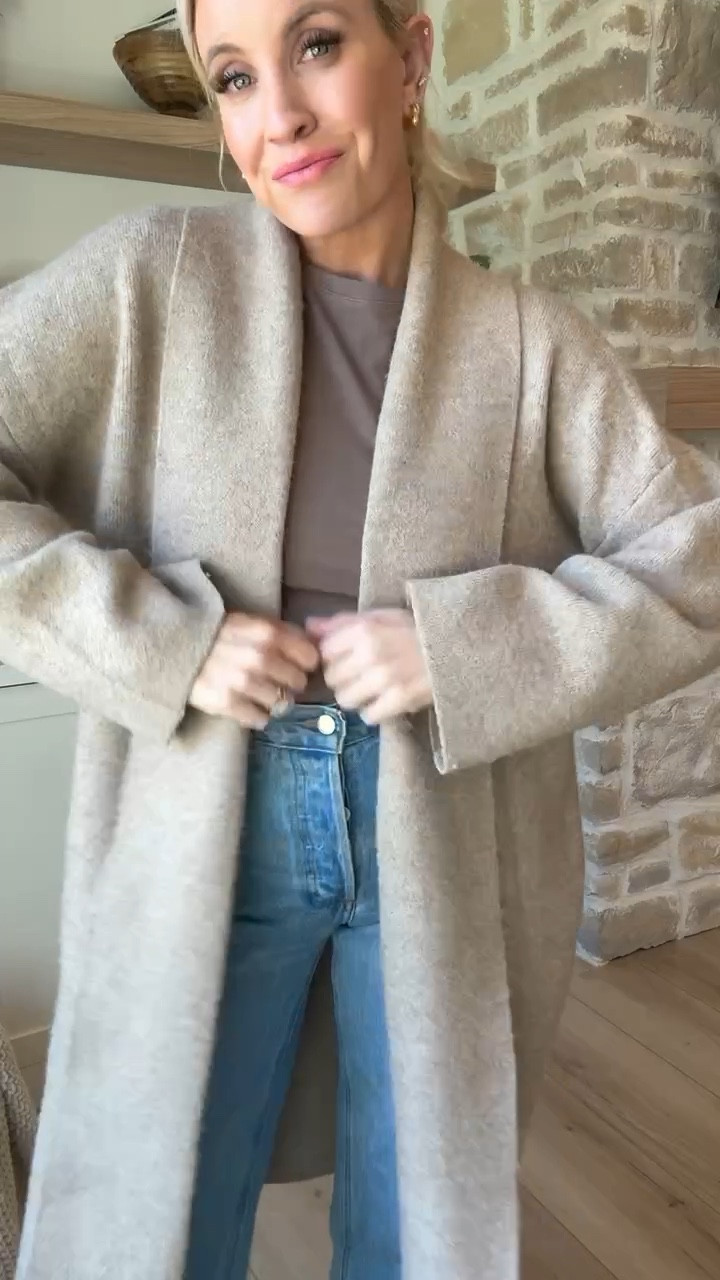 This cardigan is everything and more! I love it, paired it with the skims look for less top and some jeans! 