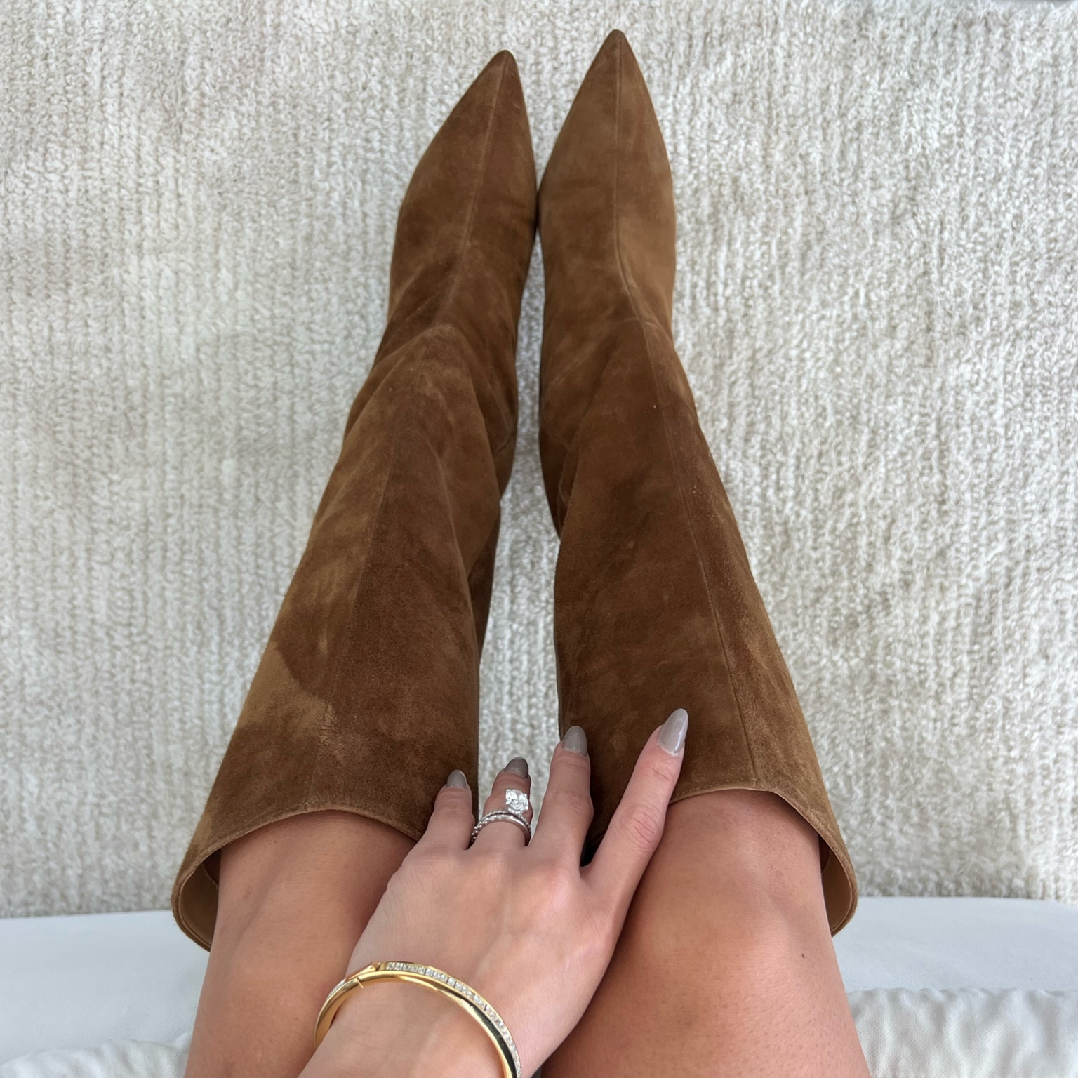 suede boots 🍂🤎

unfortunately, these are sold out in this color but other colors are available. I also linked 2 very similar options!

@ninewest #ninewest #ad