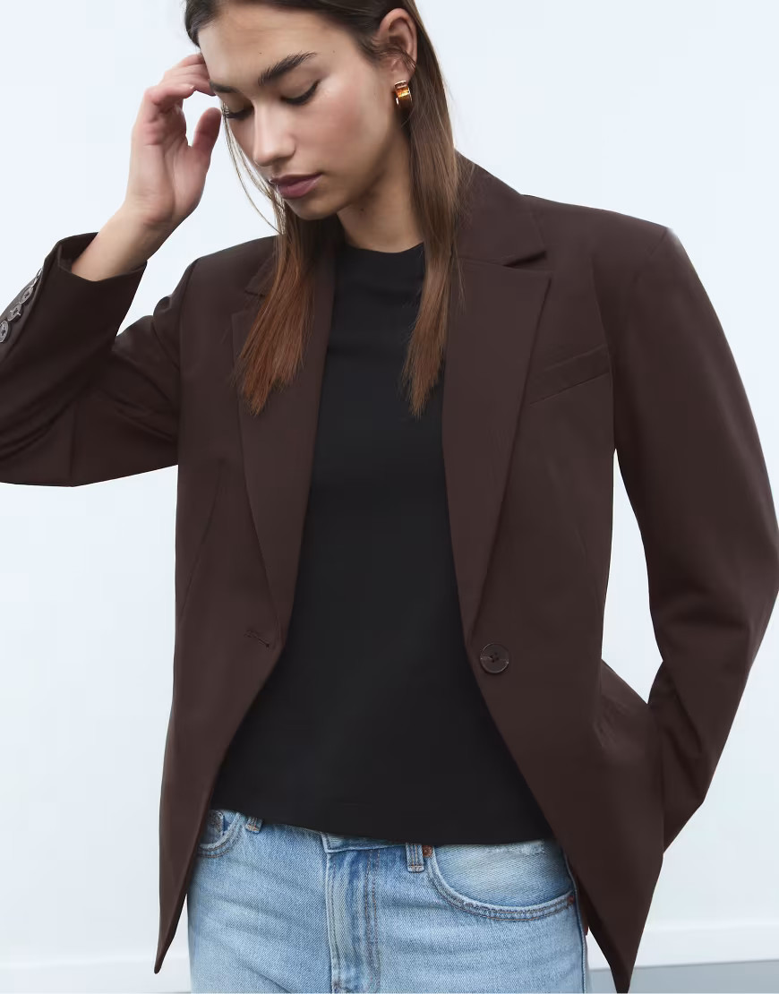 Stradivarius – Eleganter Blazer in Braun mit Knöpfen-Brown | ASOS (Global)