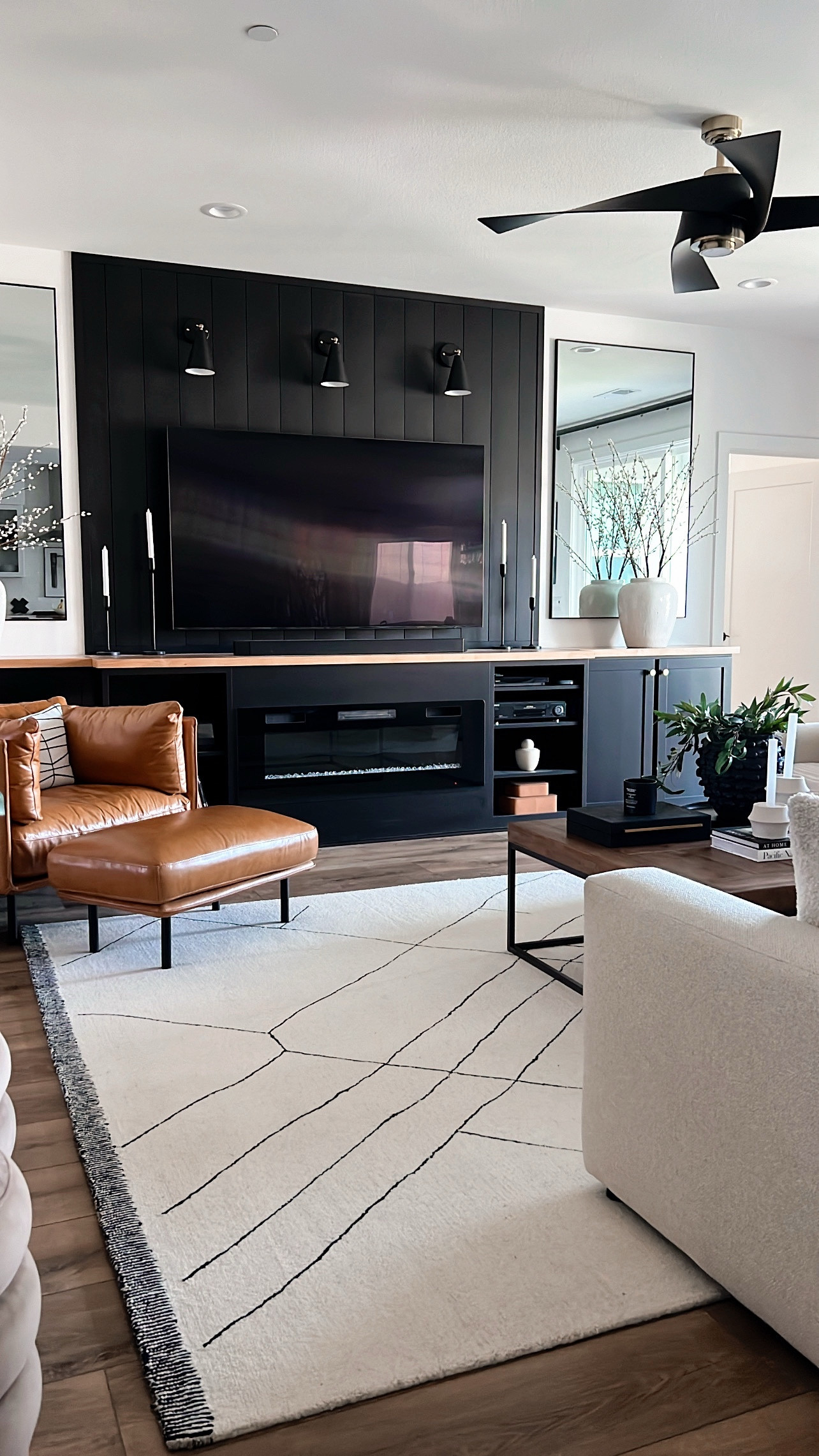 Black and white rug, modern rug, living space area rug

#LTKHome