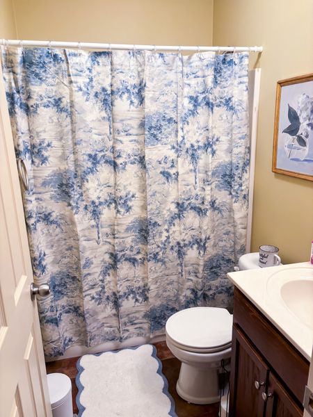 In love with my over priced shower curtain 😍




Pottery barn 
Pottery barn shower curtain 
Pottery barn bath mat
Blue shower curtain 
Blue bath 
Floral shower curtain 
Vintage shower curtain 
Target 
Target home decor 
Target wall decor 
Gold wall decor 
Floral wall decor 
Bathroom 
Bathroom decor 
Cozy bathroom 
Apartment 
Apartment living 

#LTKstyletip #LTKhome #LTKfindsunder100