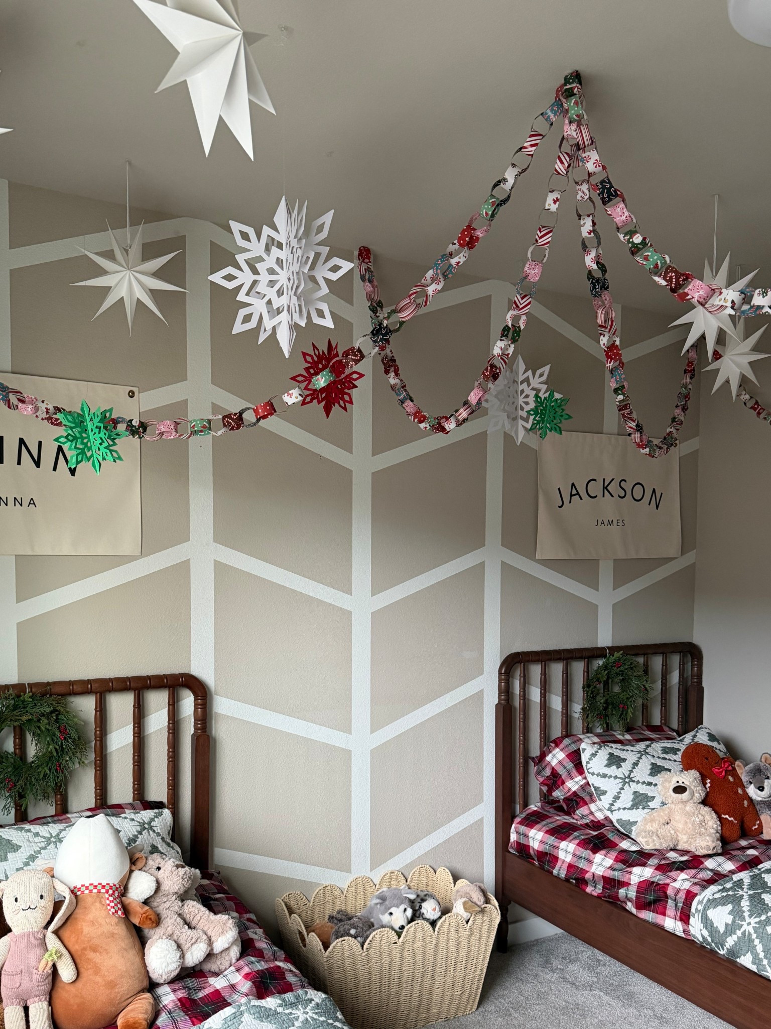 The kids Christmas room is finally done and so cute!! Decor is target and Amazon! 

#LTKmomlife #LTKHoliday #LTKKids